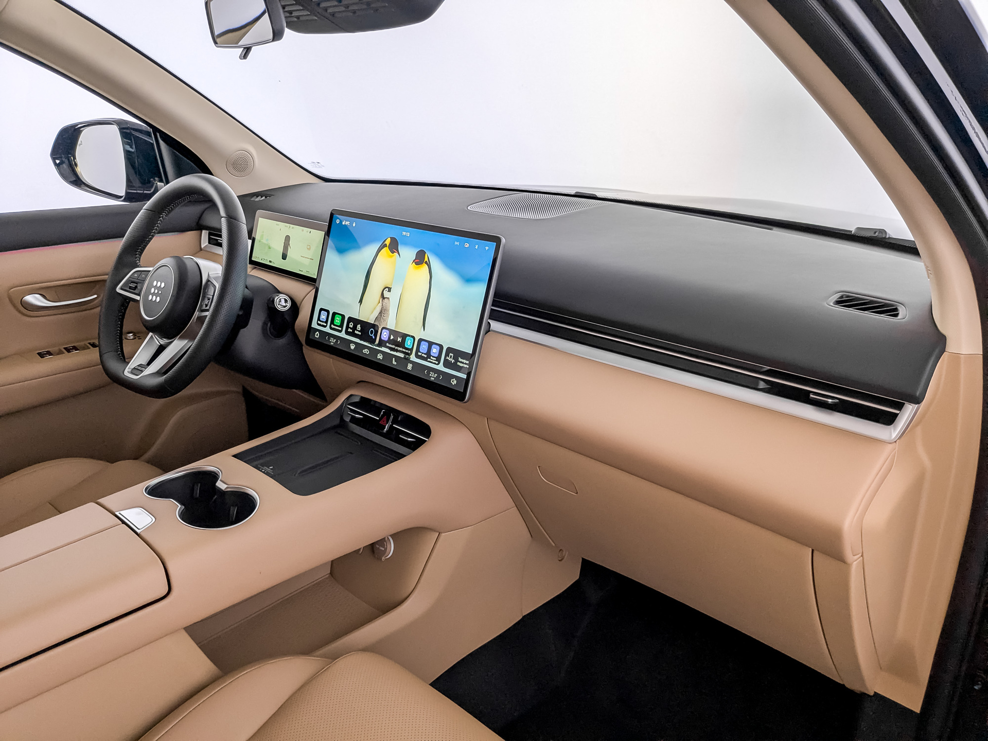Фото Evolute i-SPACE FL 1.5ELH/95 25кВт FWD 5S