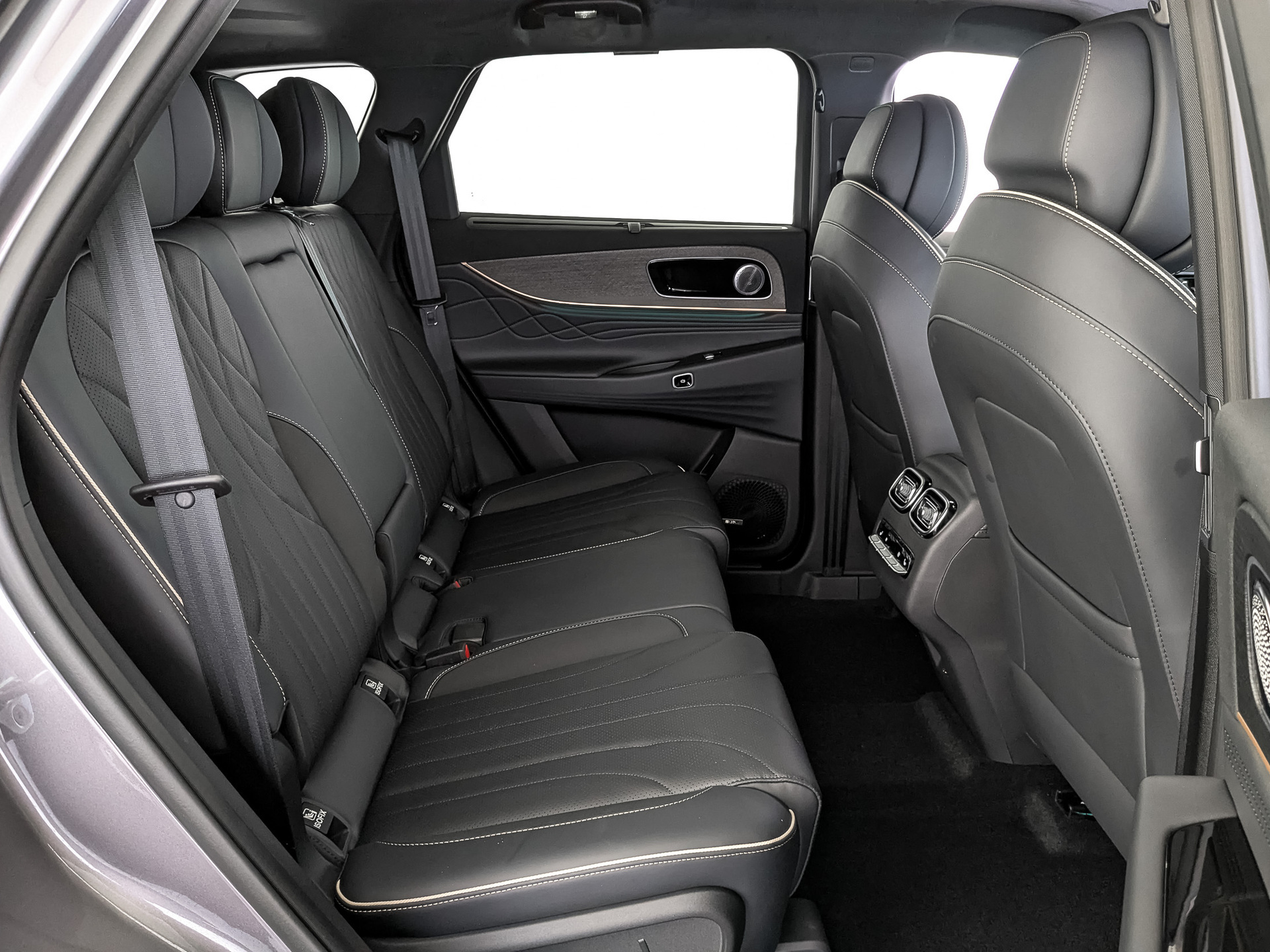 Фото JAECOO J8 Престиж 2.0T/249 7RT 4WD
