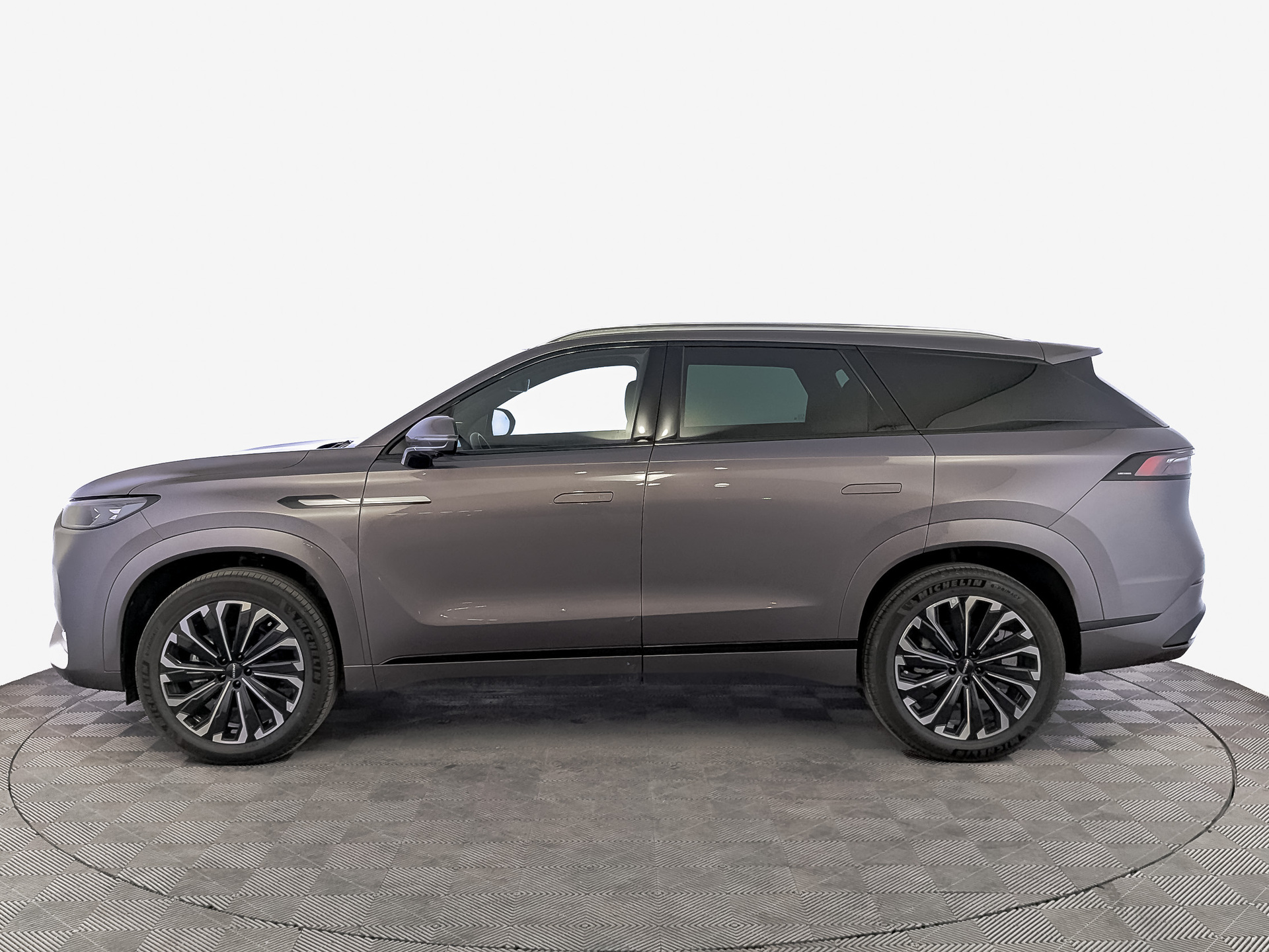 Фото JAECOO J8 Престиж 2.0T/249 7RT 4WD