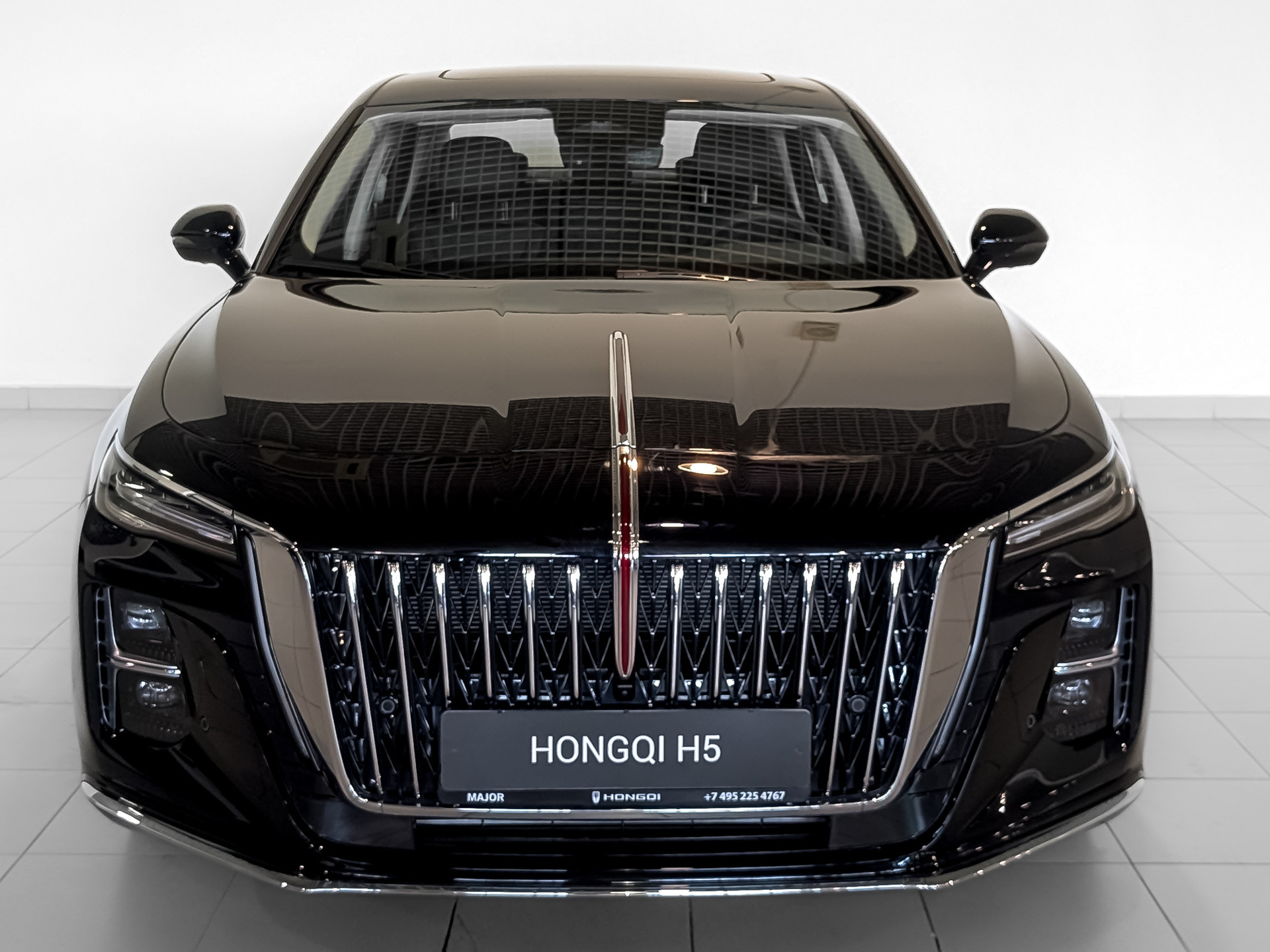 Фото Hongqi H5 Deluxe 2.0T/218 8AT 4D