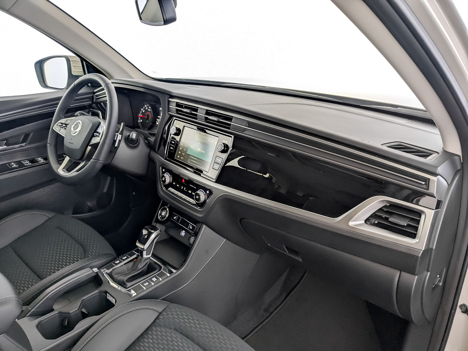 Фото KGM Korando Dream 1.5T/163 6AT 2WD