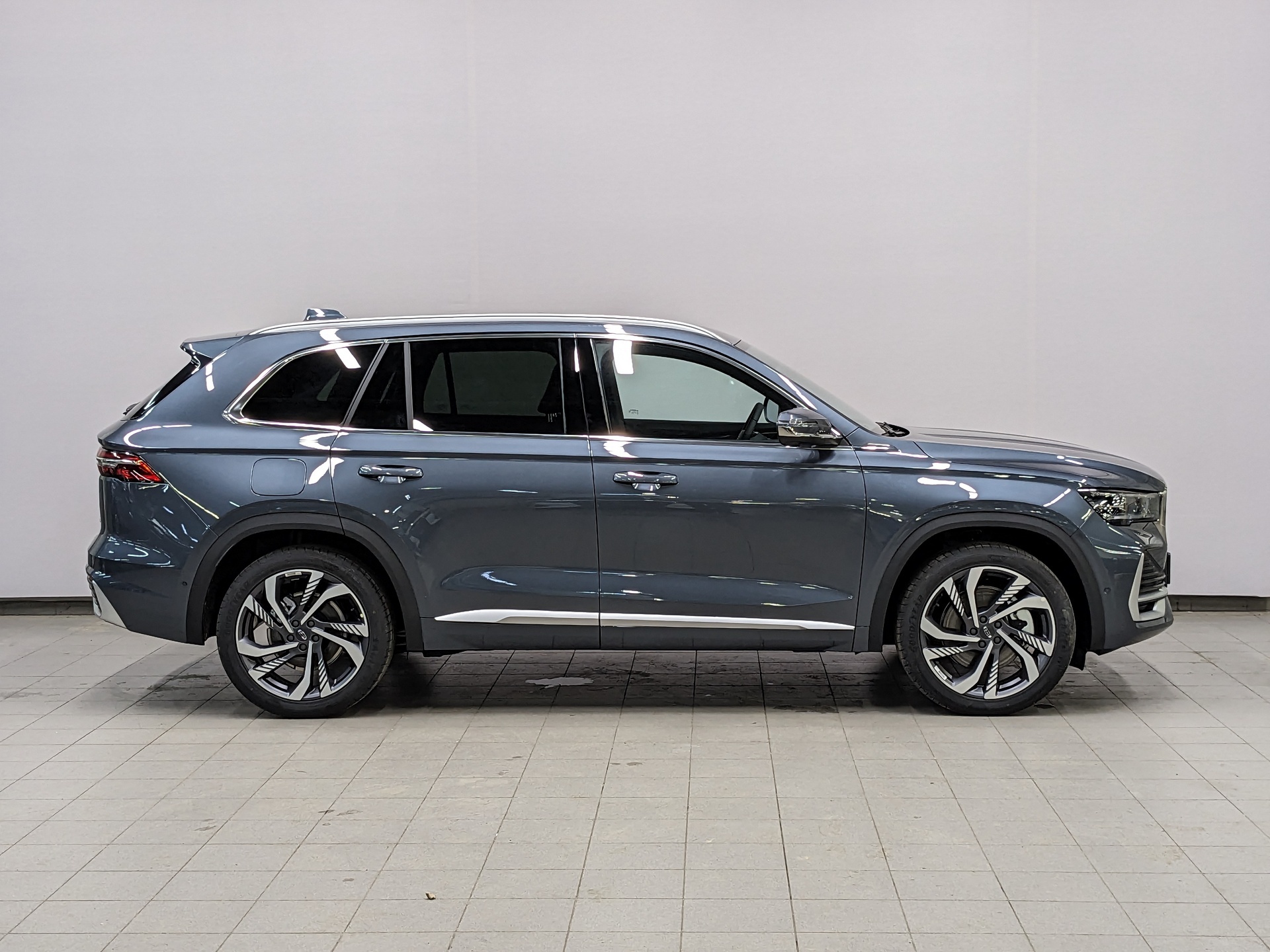 Фото Geely Monjaro Flagship 2.0T/238 8AT 4WD