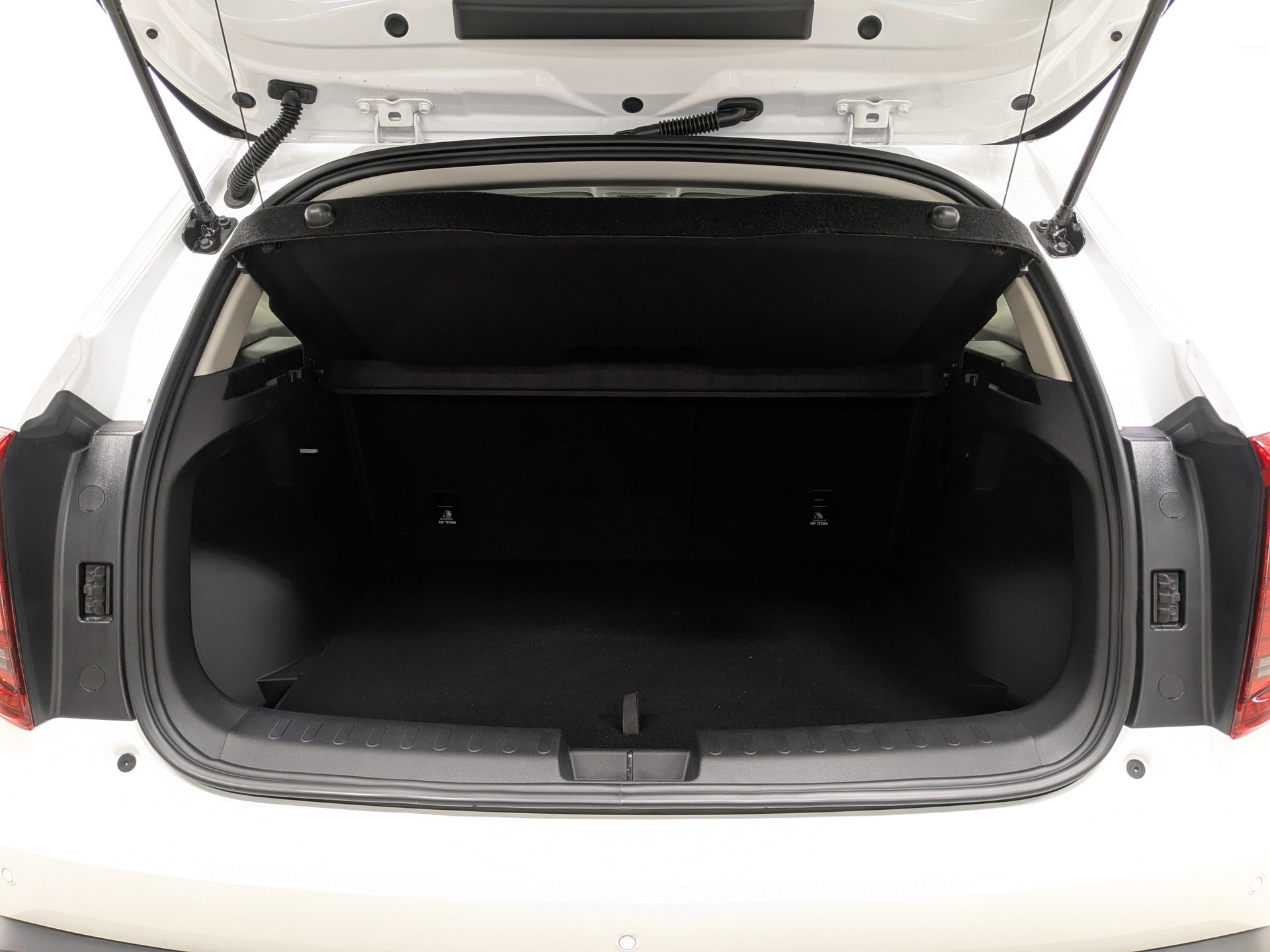 Фото Haval Jolion Премиум 1.5T/150 7RT 4WD
