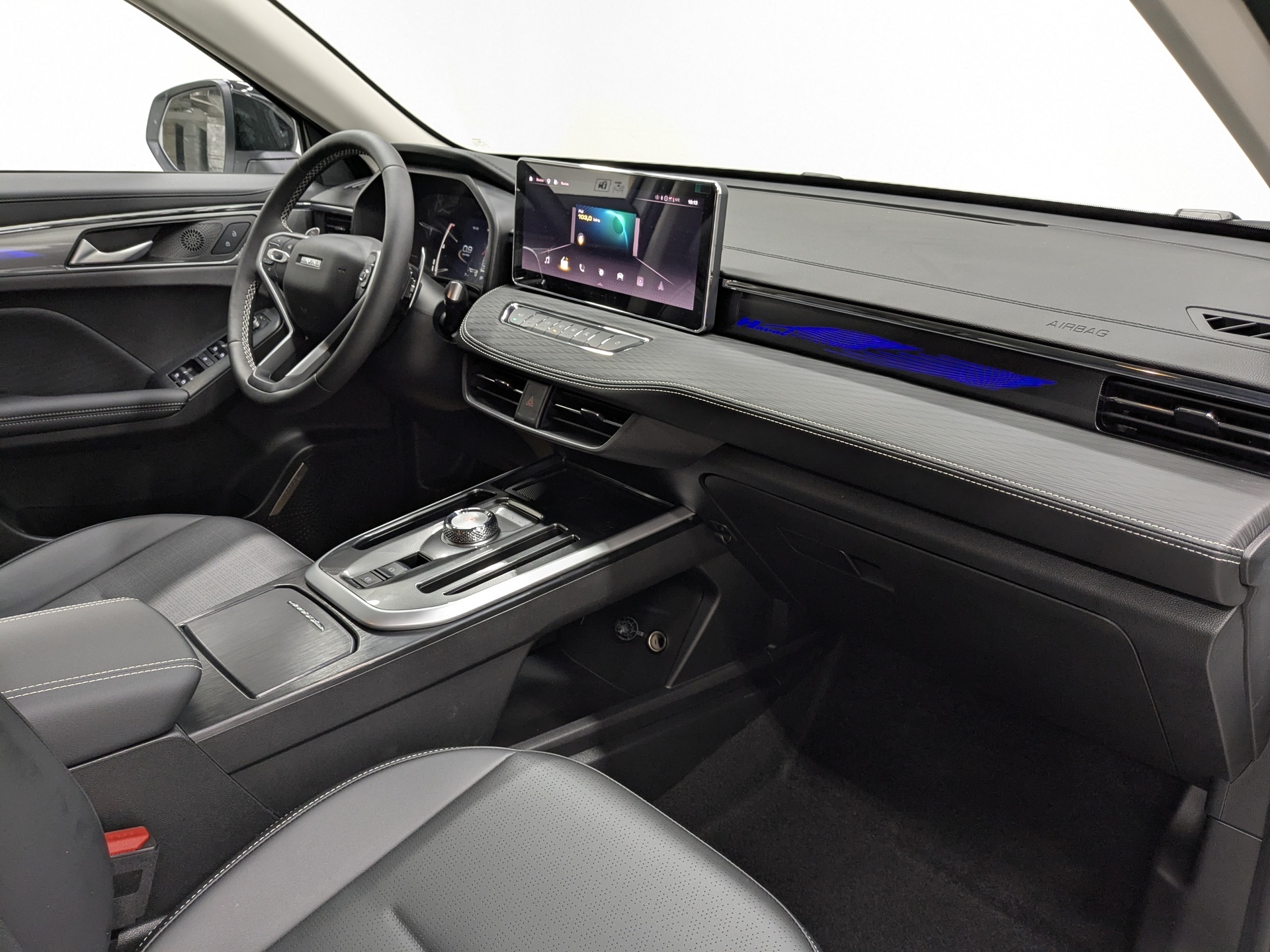 Фото Haval Jolion Премиум 1.5T/150 7RT 4WD