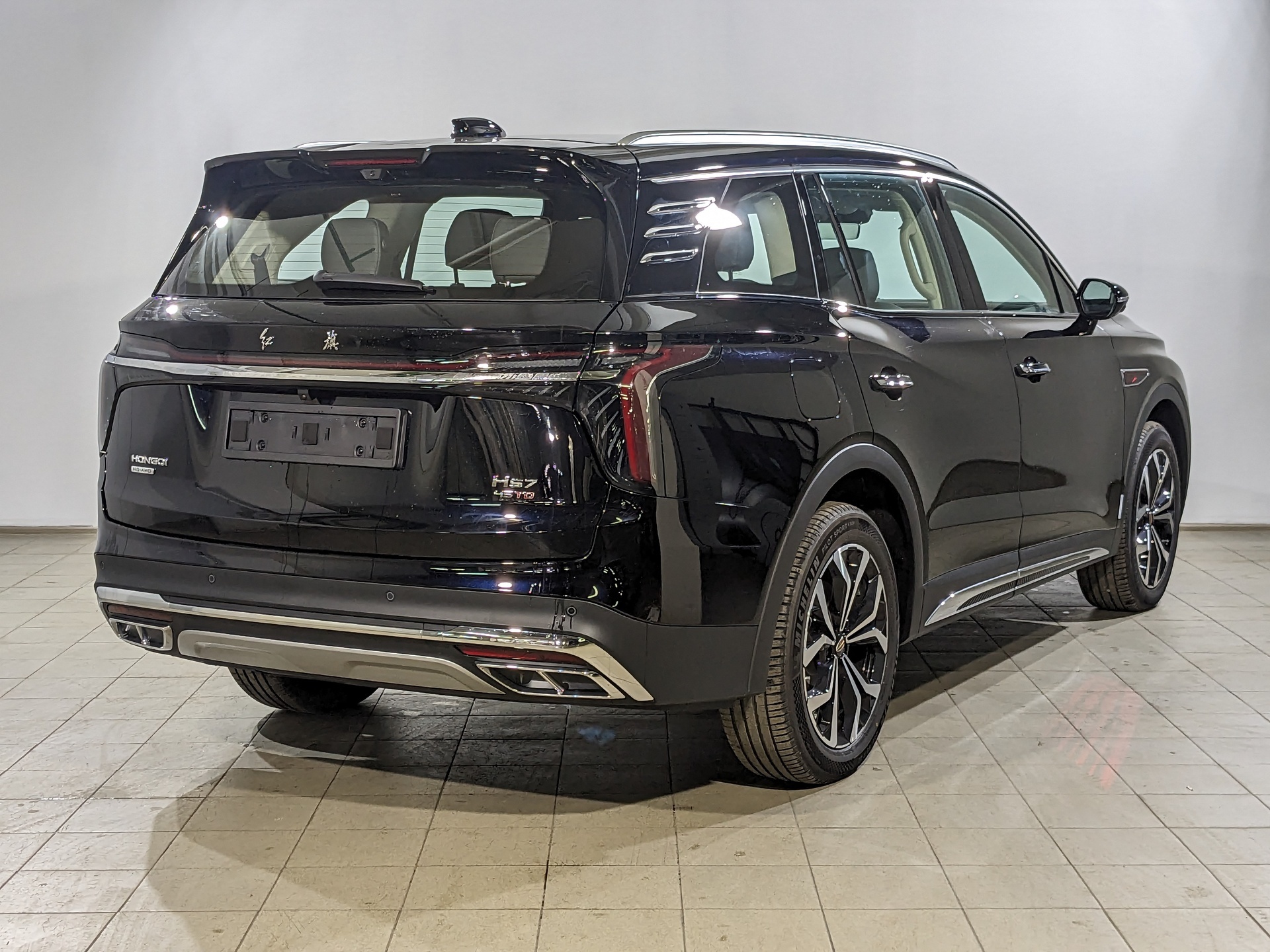 Фото Hongqi HS7 Deluxe 2.0T/245 8AT 4WD