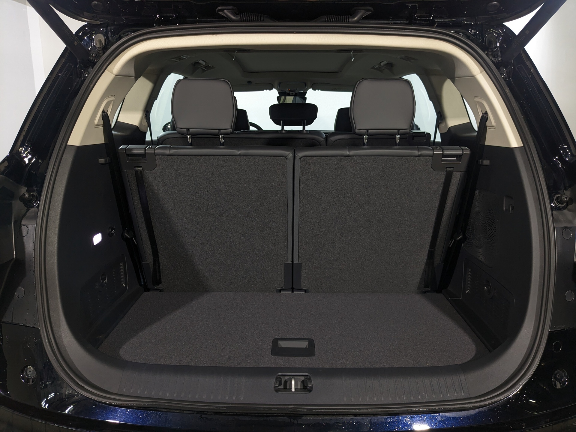 Фото Hongqi HS7 Deluxe 2.0T/245 8AT 4WD