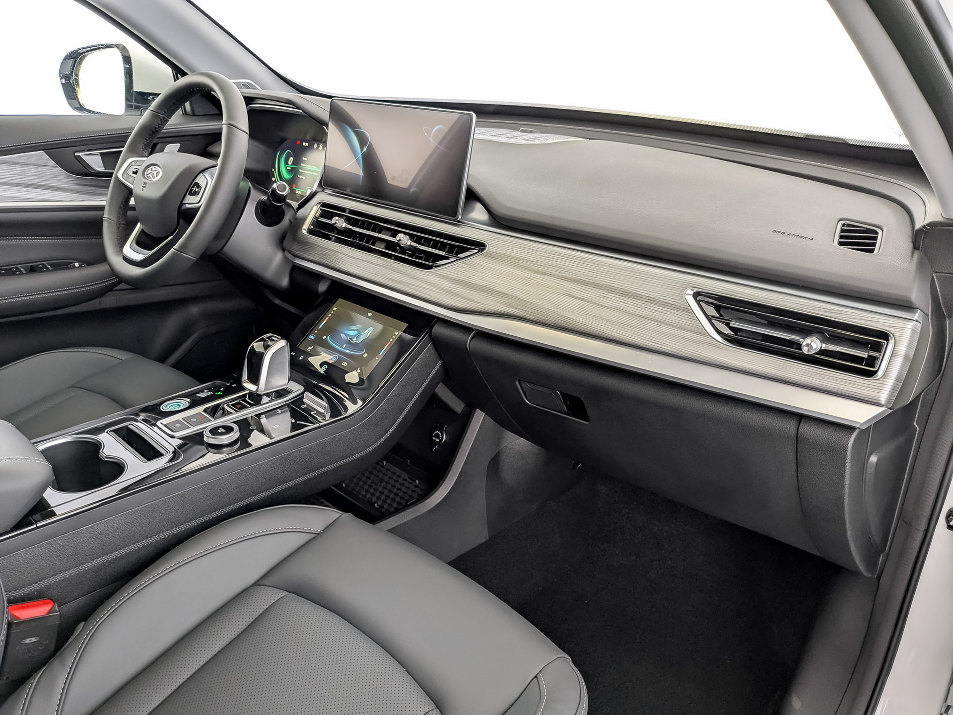 Фото Lada X-Cross 8 Enjoy 1.6T/150 7RT 5W 4WD