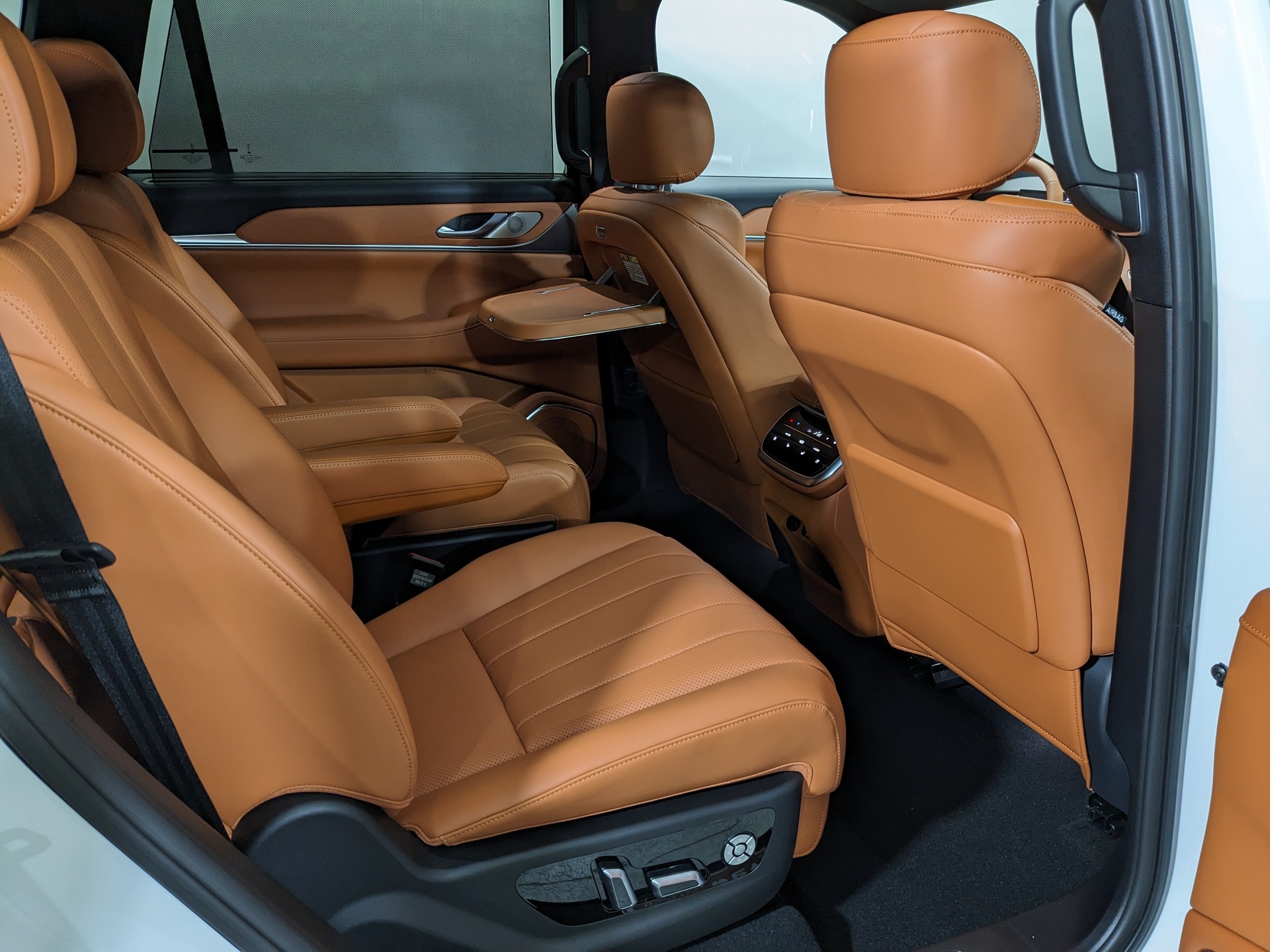 Фото Wey 07 Premium 1.5H/517 42кВт DHT 4WD