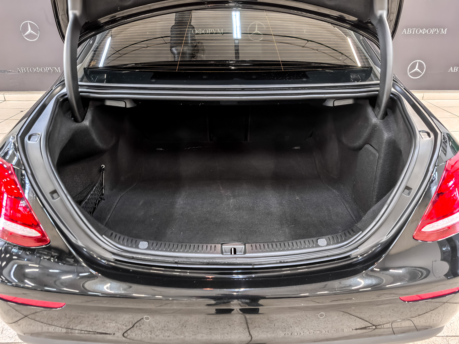 MERCEDES-BENZ E-Класс 2.00 (197 л.с), автомат, 2019, пробег 128 176 км