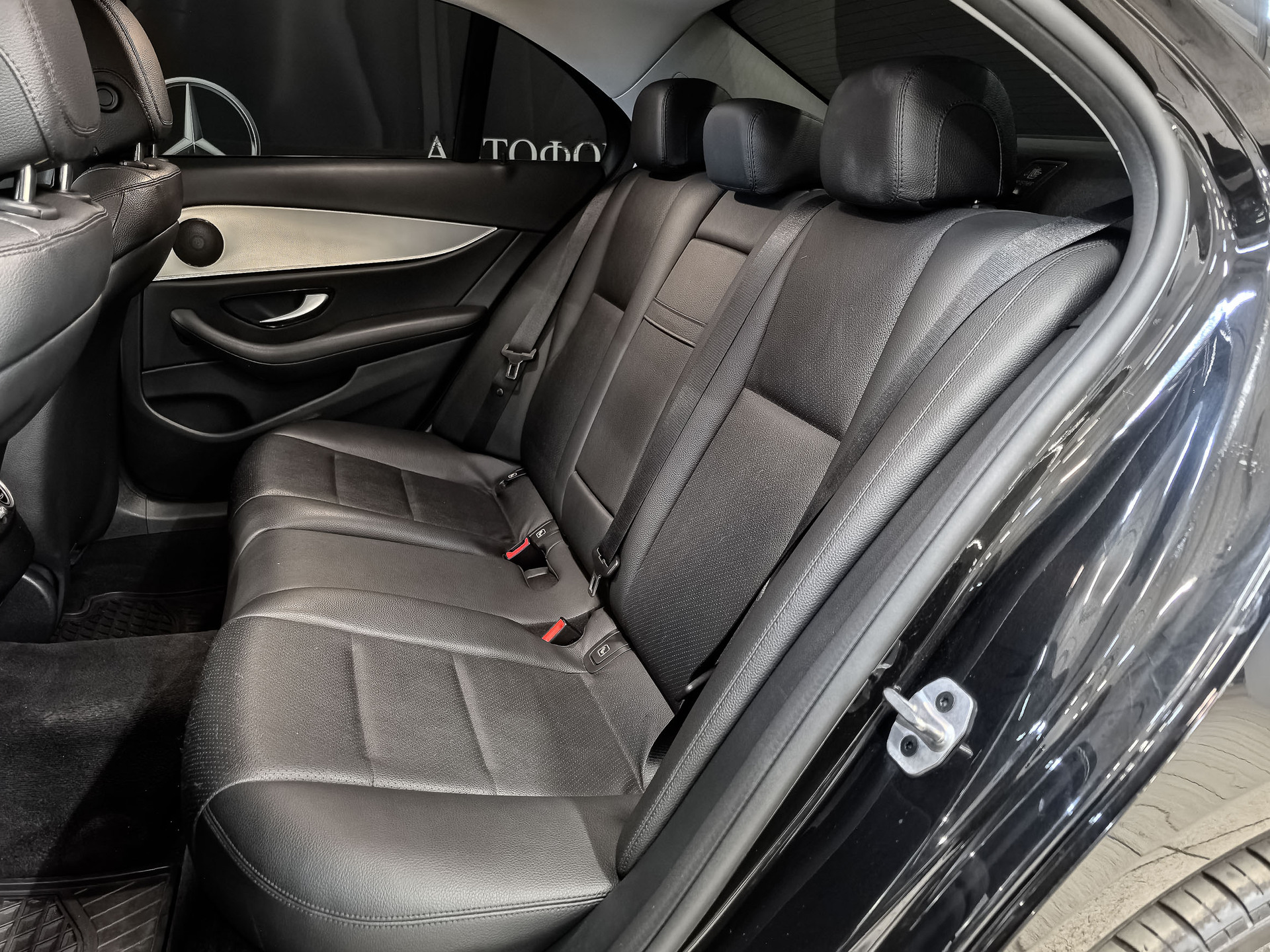 MERCEDES-BENZ E-Класс 2.00 (197 л.с), автомат, 2019, пробег 128 176 км