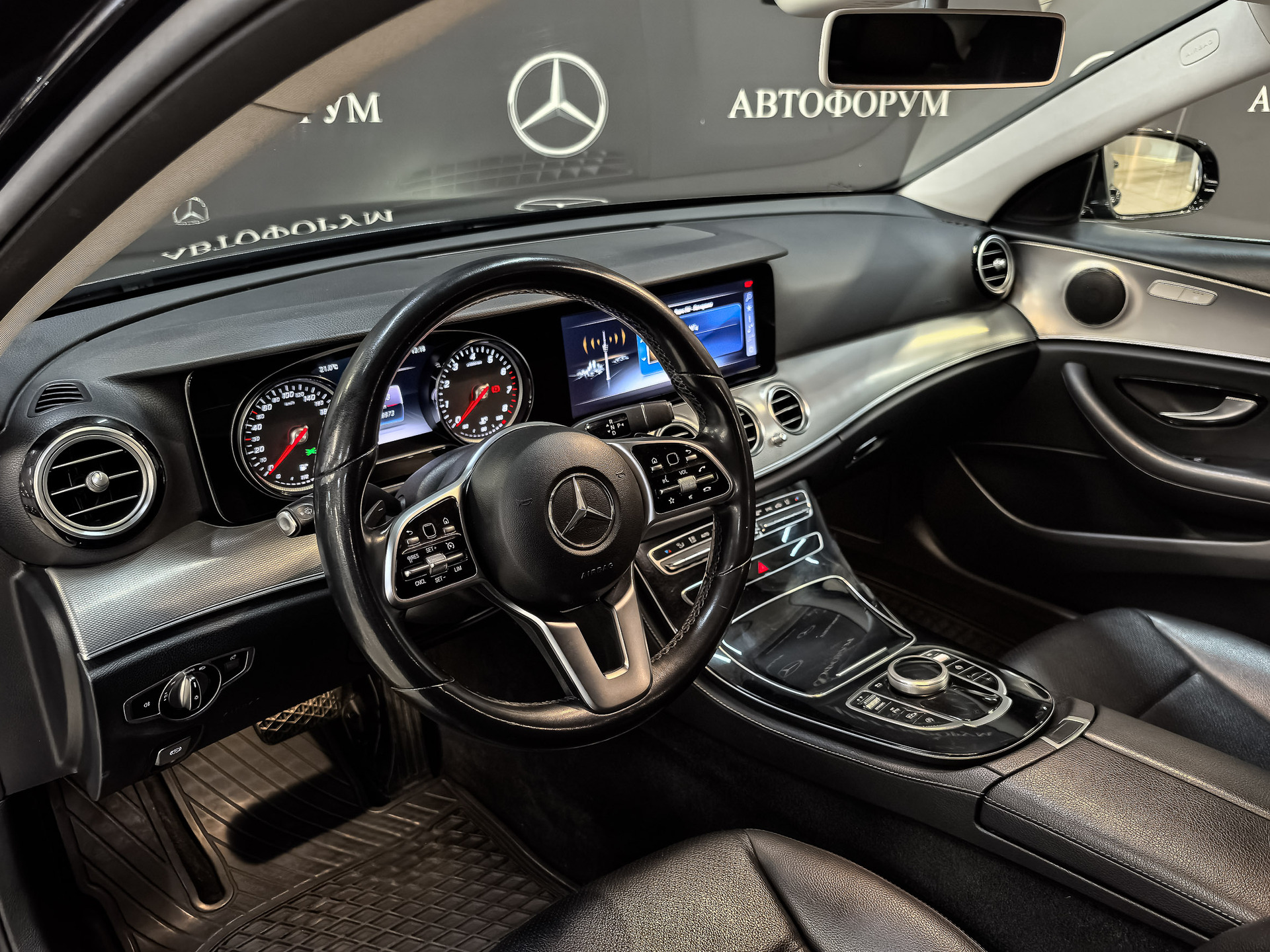 MERCEDES-BENZ E-Класс 2.00 (197 л.с), автомат, 2019, пробег 128 176 км