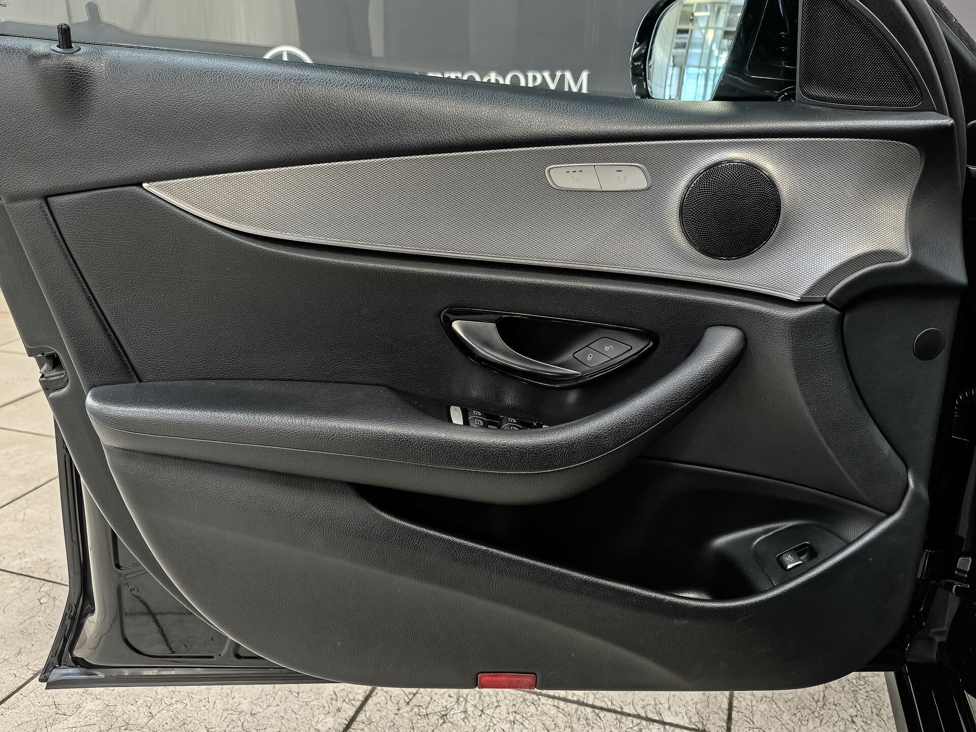 MERCEDES-BENZ E-Класс 2.00 (197 л.с), автомат, 2019, пробег 128 176 км