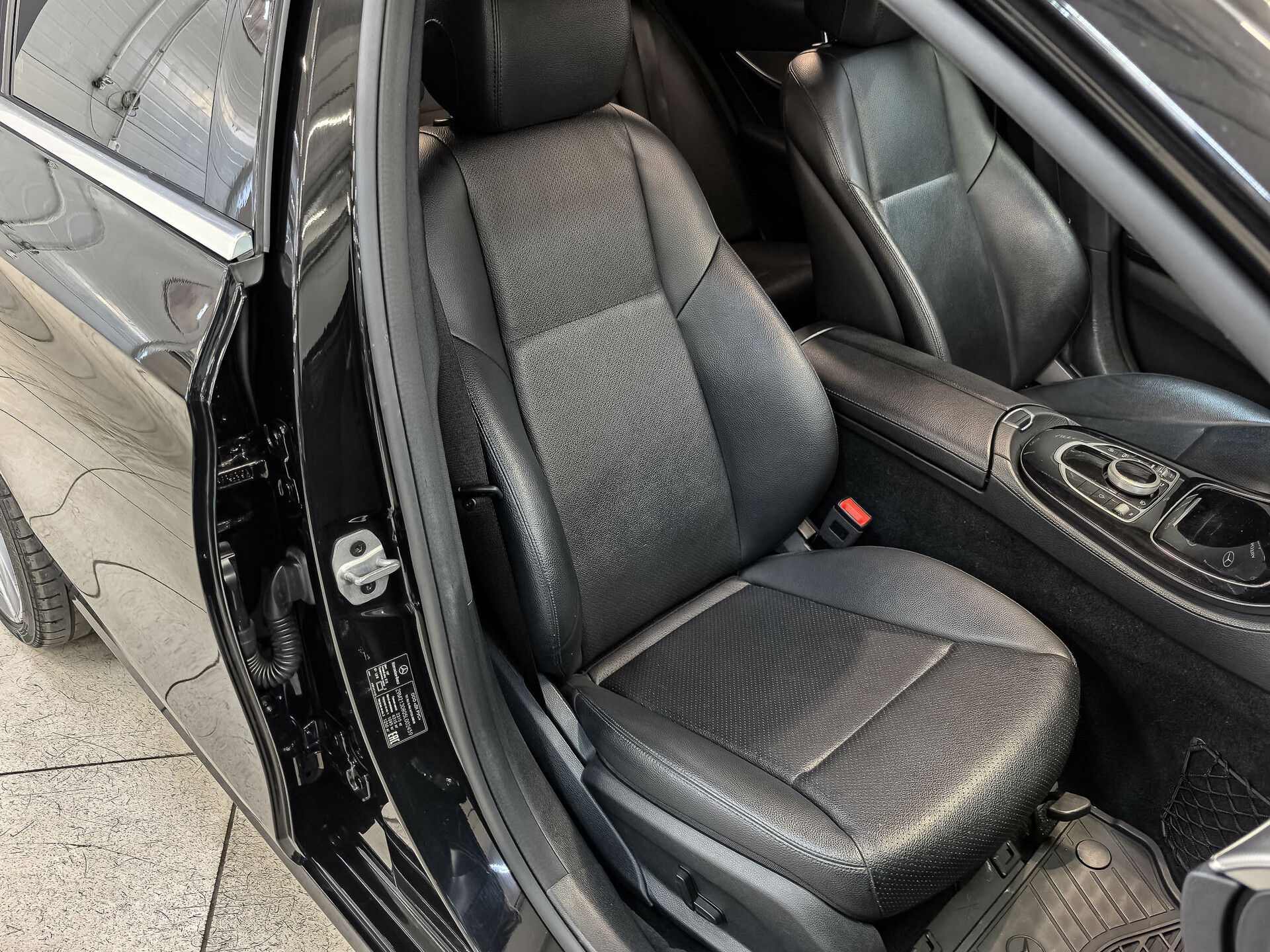 MERCEDES-BENZ E-Класс 2.00 (197 л.с), автомат, 2019, пробег 128 176 км