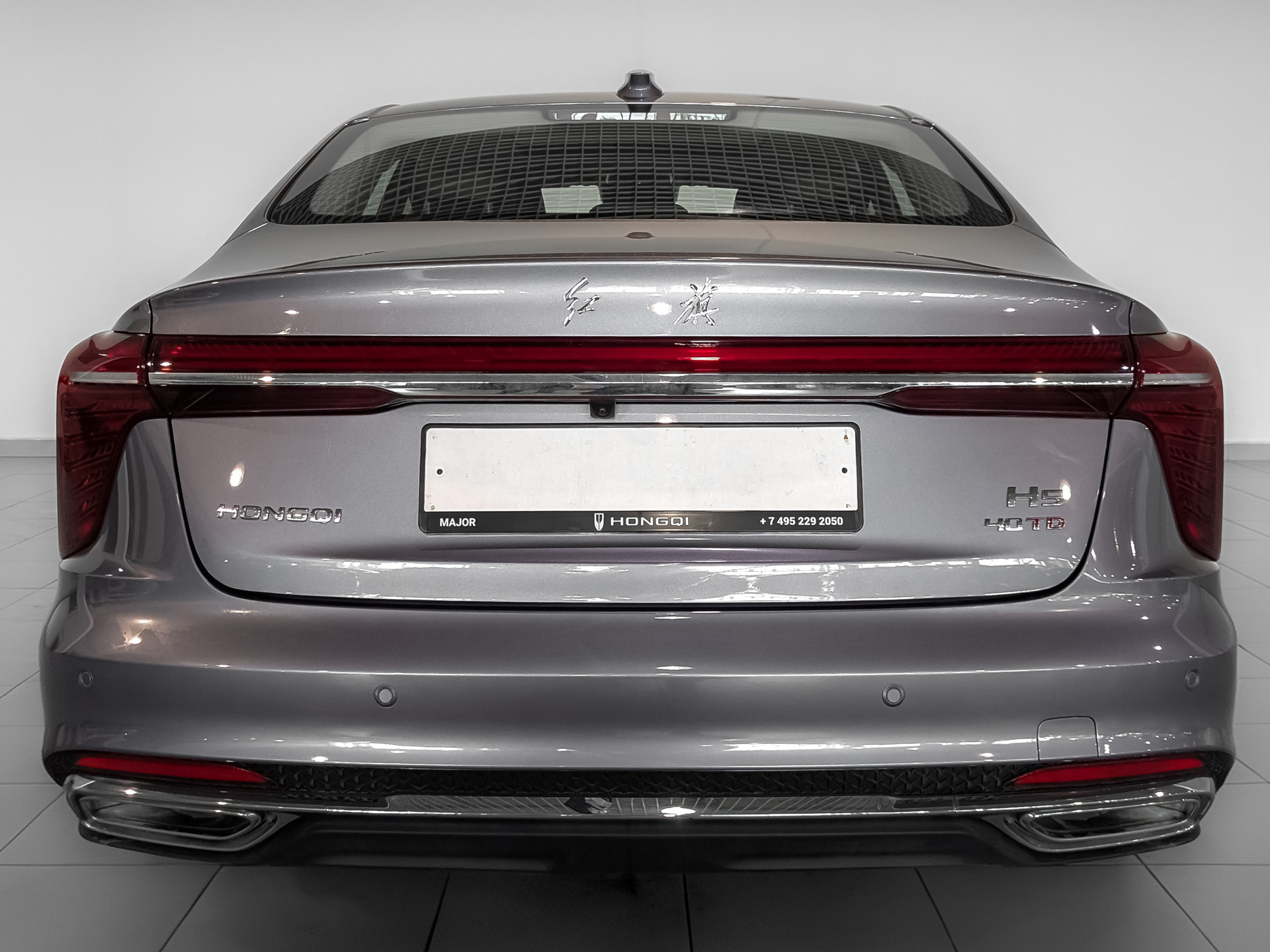 Фото Hongqi H5 Deluxe 2.0T/218 8AT 4D