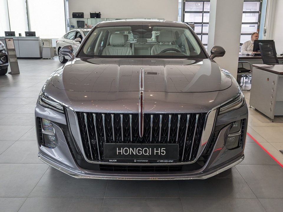 Hongqi H5 Deluxe 2.0T/218 8AT 4D