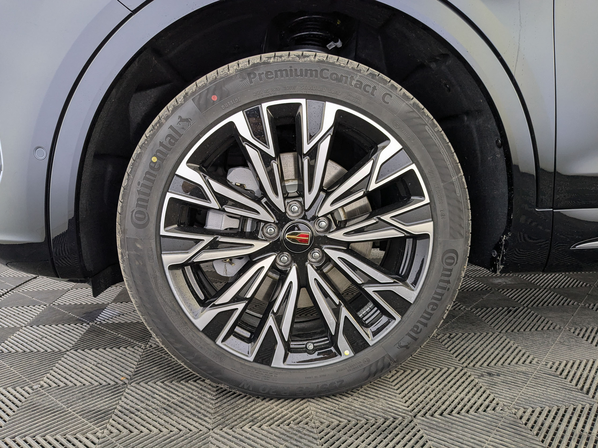 Фото Hongqi HS5 FL Deluxe  2.0T/245 8AT 4WD