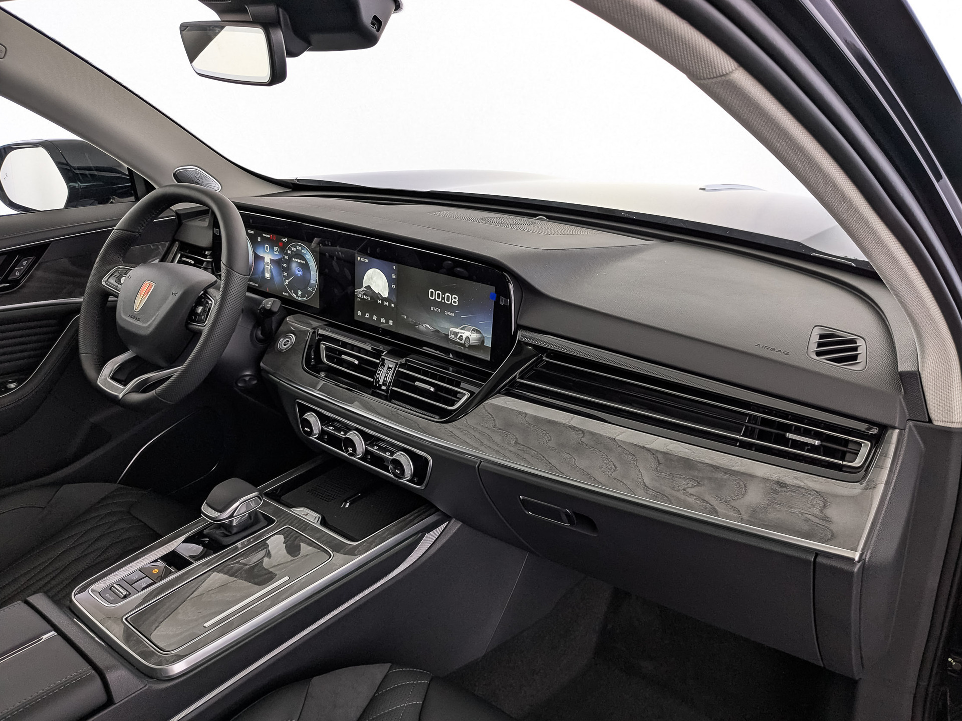 Фото Hongqi HS5 FL Deluxe  2.0T/245 8AT 4WD