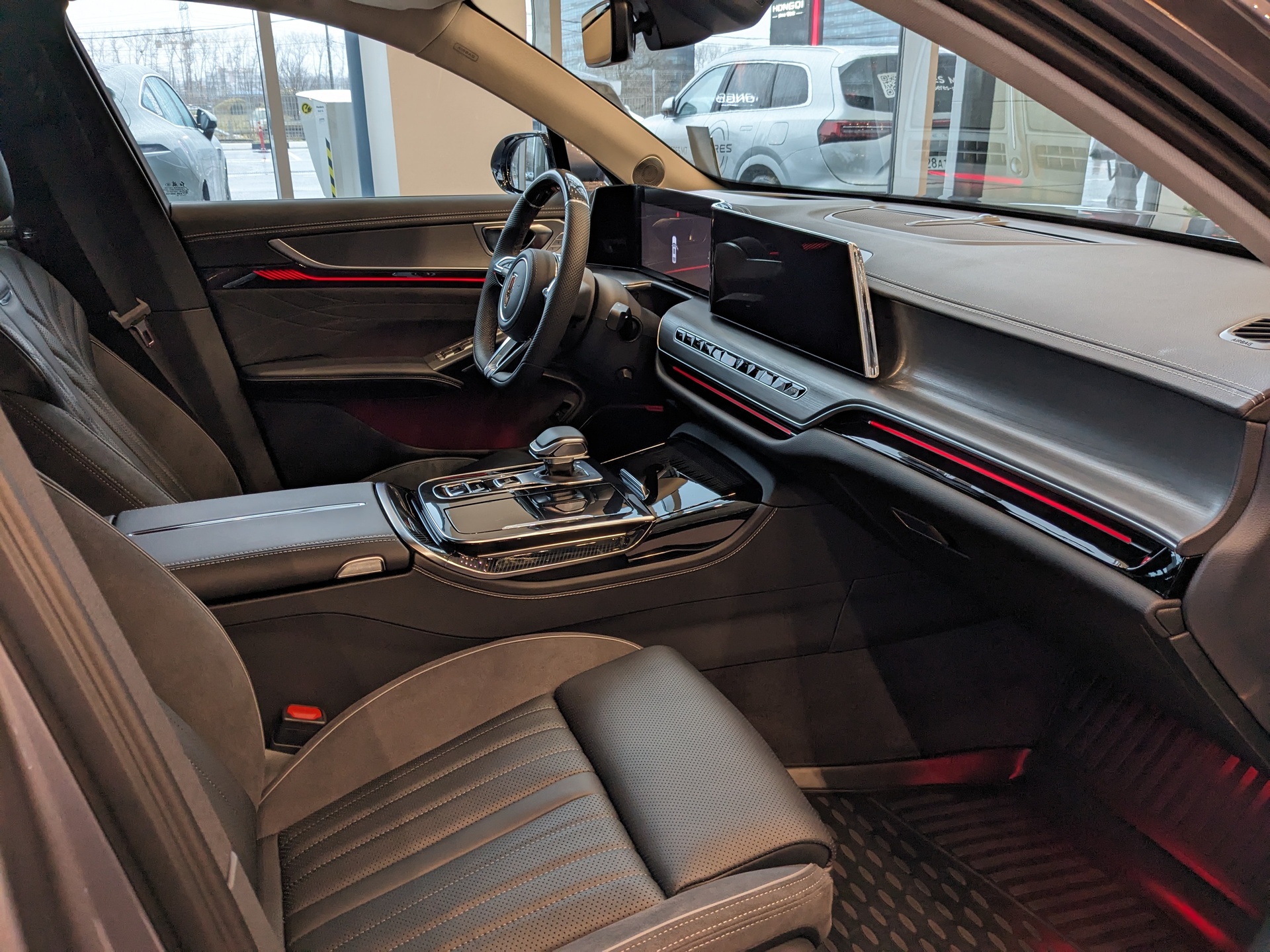 Фото Hongqi H9 FL Deluxe 2.0T/245 7RT RWD