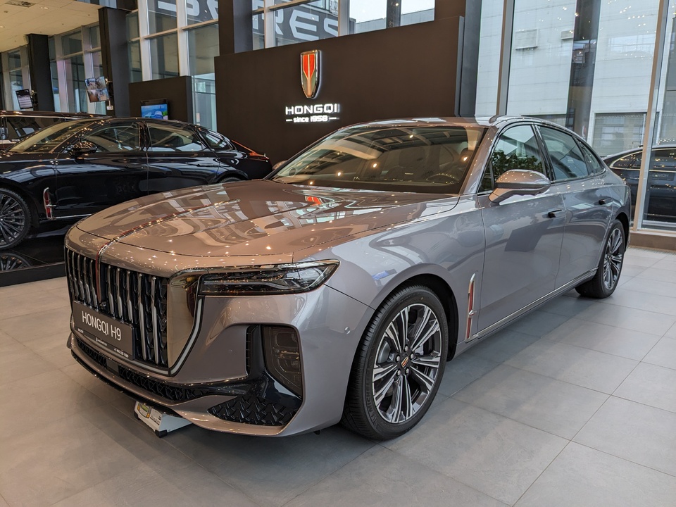 Hongqi H9 FL Deluxe 2.0T/245 7RT RWD