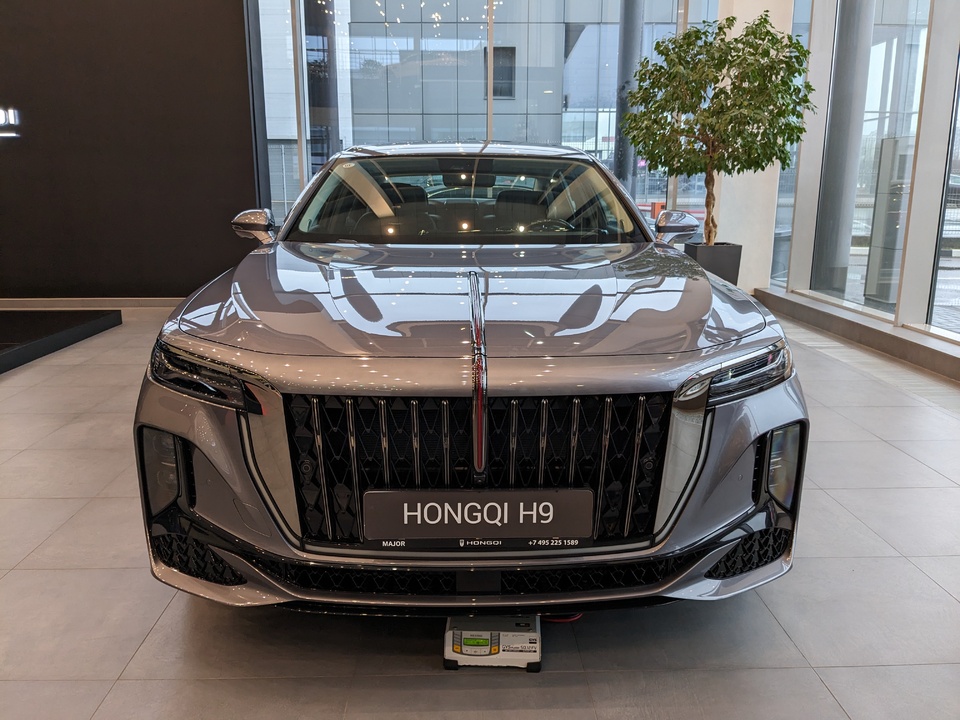 Hongqi H9 FL Deluxe 2.0T/245 7RT RWD
