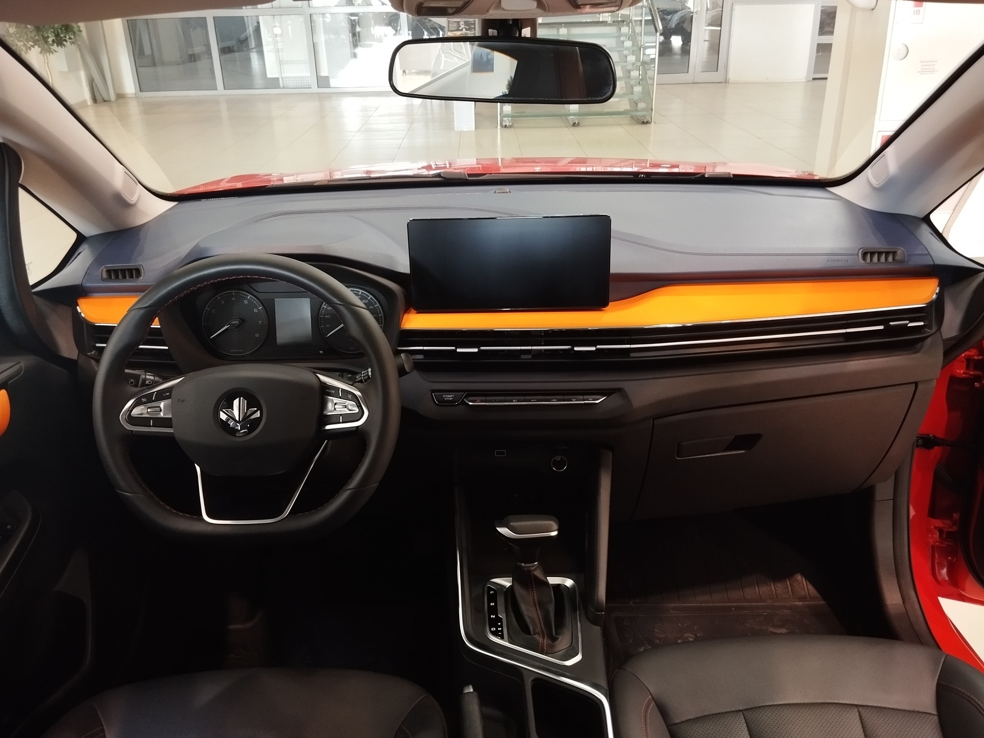 Фото Livan X3 Pro Luxury 1.5L/103 CVT 5D