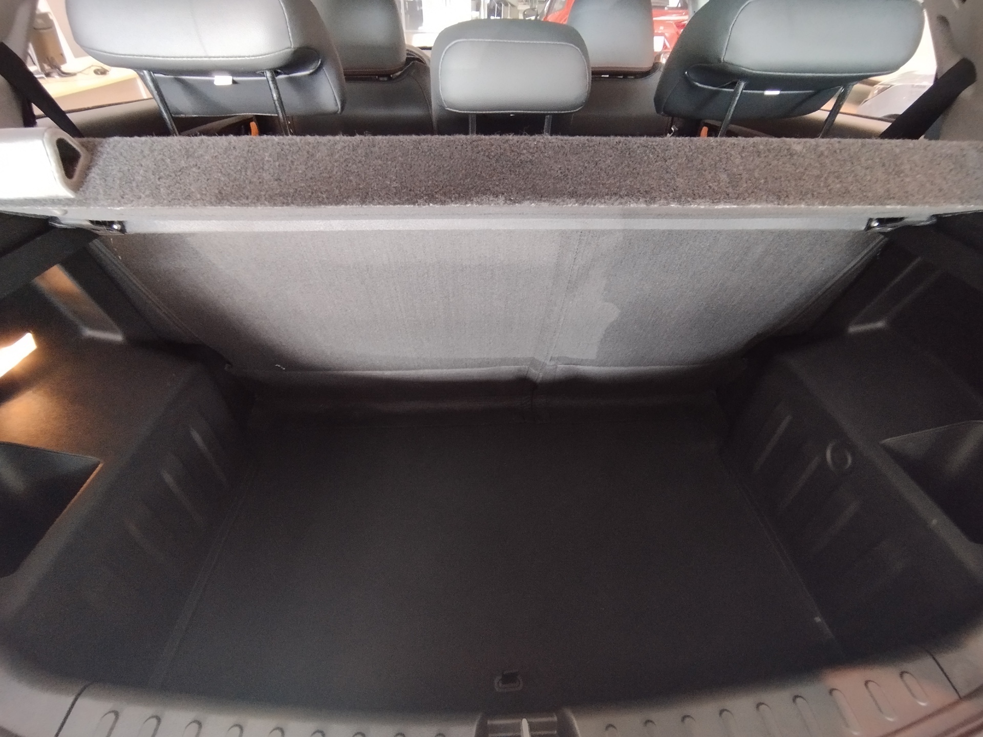 Фото Livan X3 Pro Luxury 1.5L/103 CVT 5D