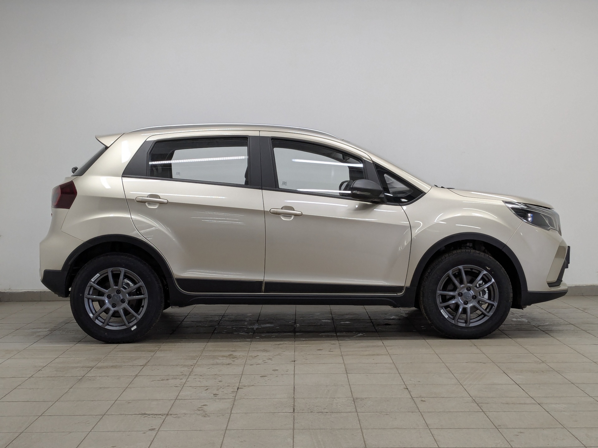 Фото Livan X3 Pro Luxury 1.5L/103 CVT 5D