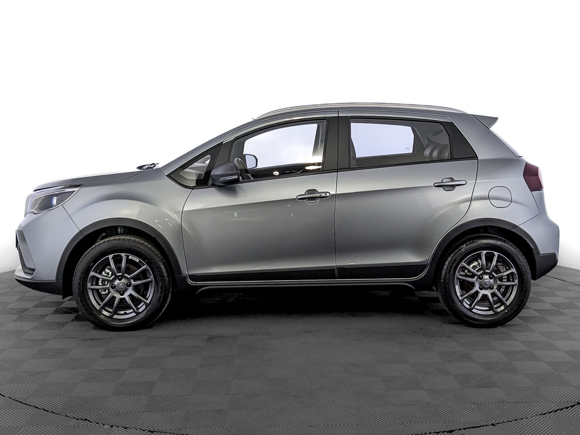 Фото Livan X3 Pro Luxury 1.5L/103 CVT 5D