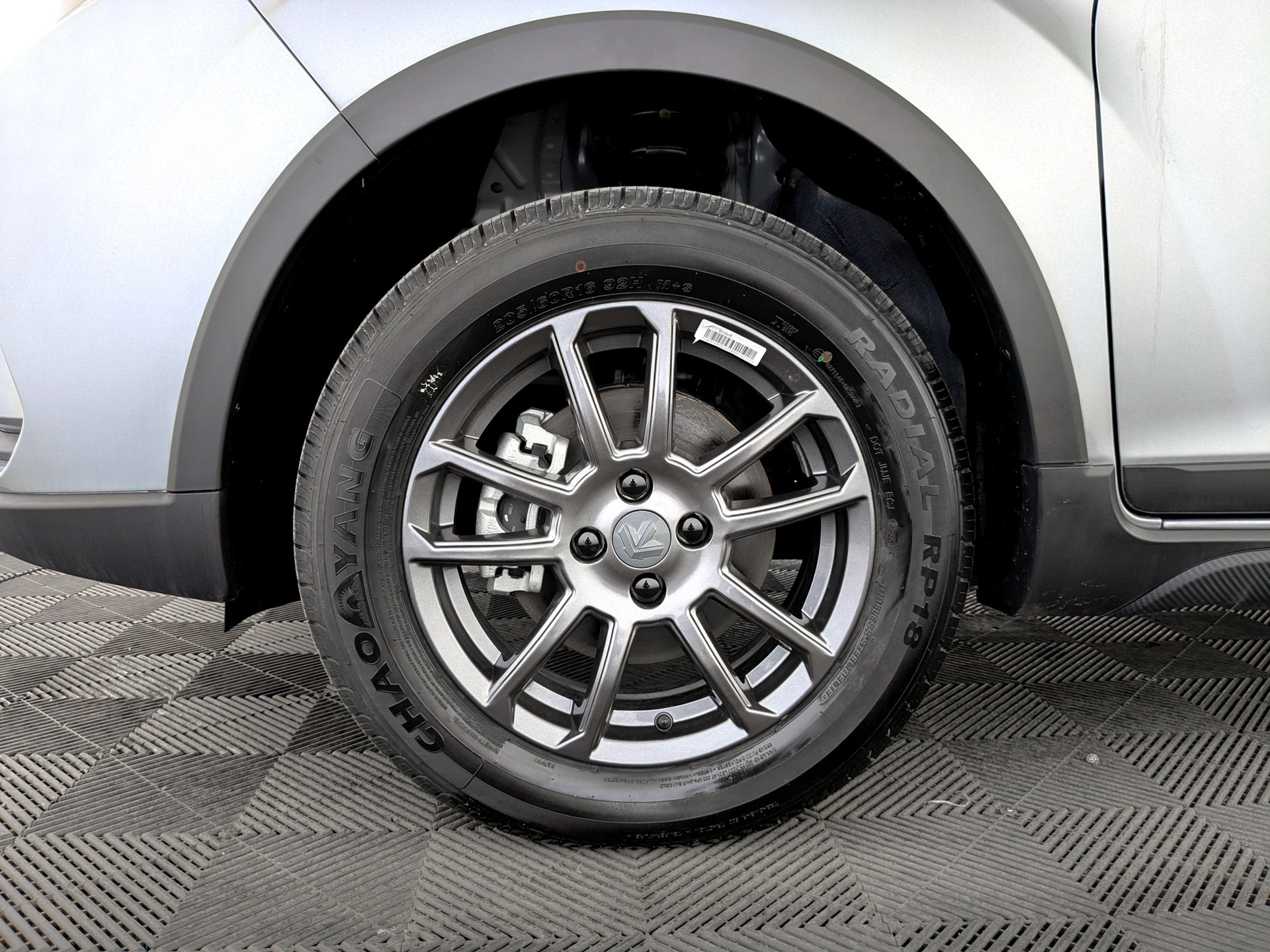 Фото Livan X3 Pro Luxury 1.5L/103 CVT 5D