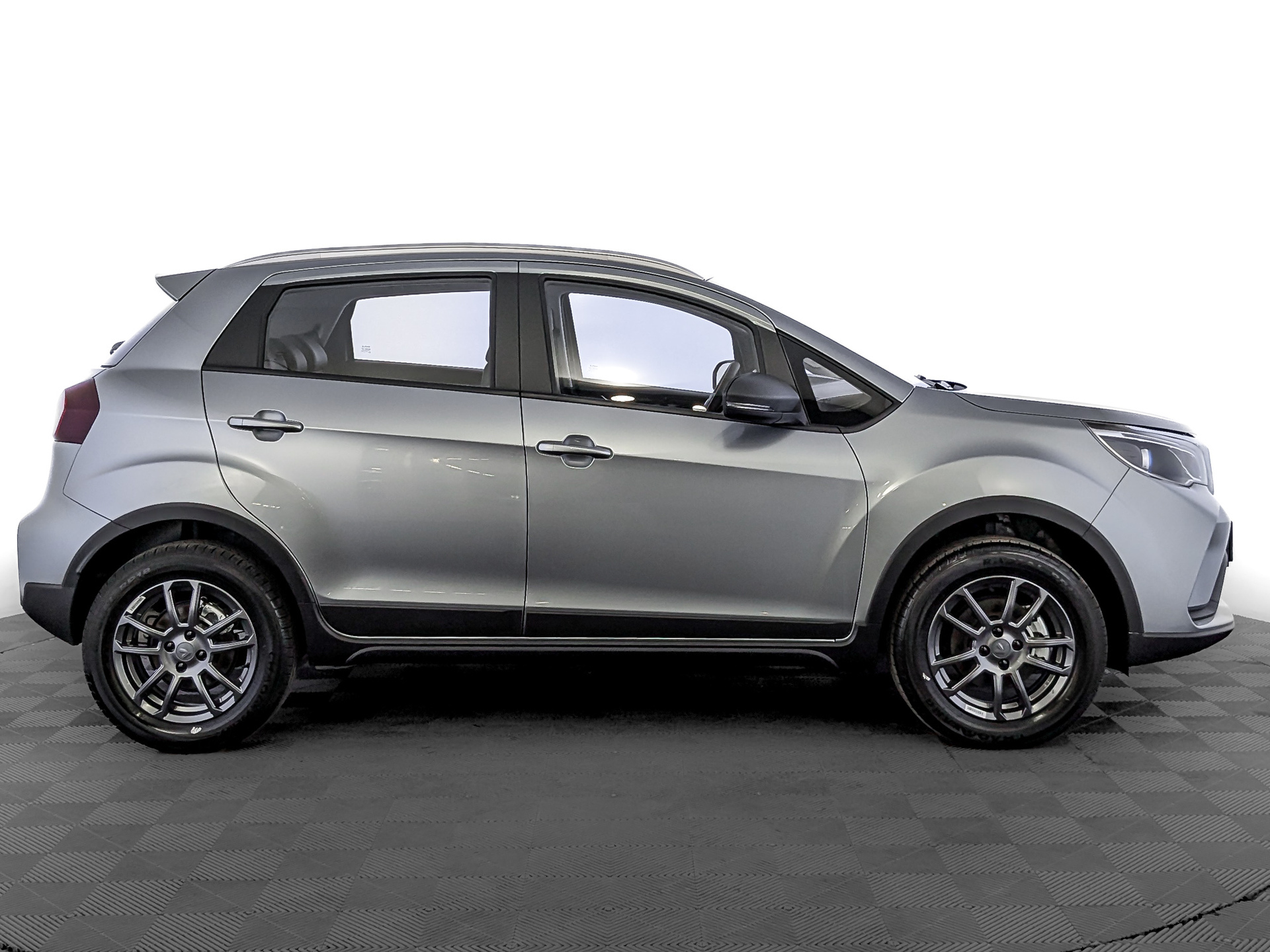 Фото Livan X3 Pro Luxury 1.5L/103 CVT 5D