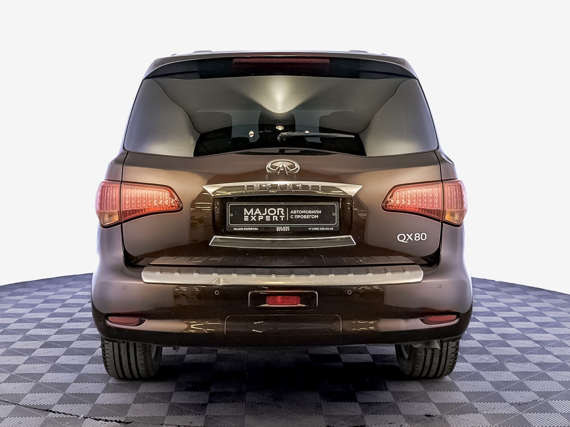 INFINITI QX80 5.60 (405 л.с), автомат, 2017, пробег 125 973 км