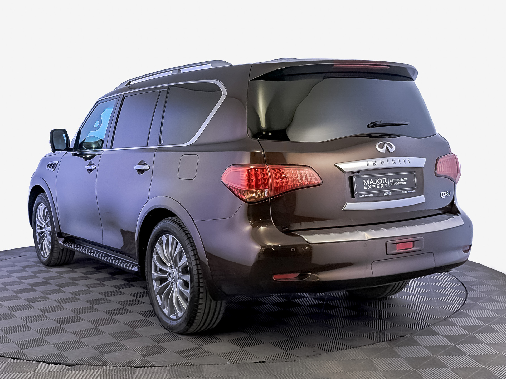 INFINITI QX80 5.60 (405 л.с), автомат, 2017, пробег 125 973 км