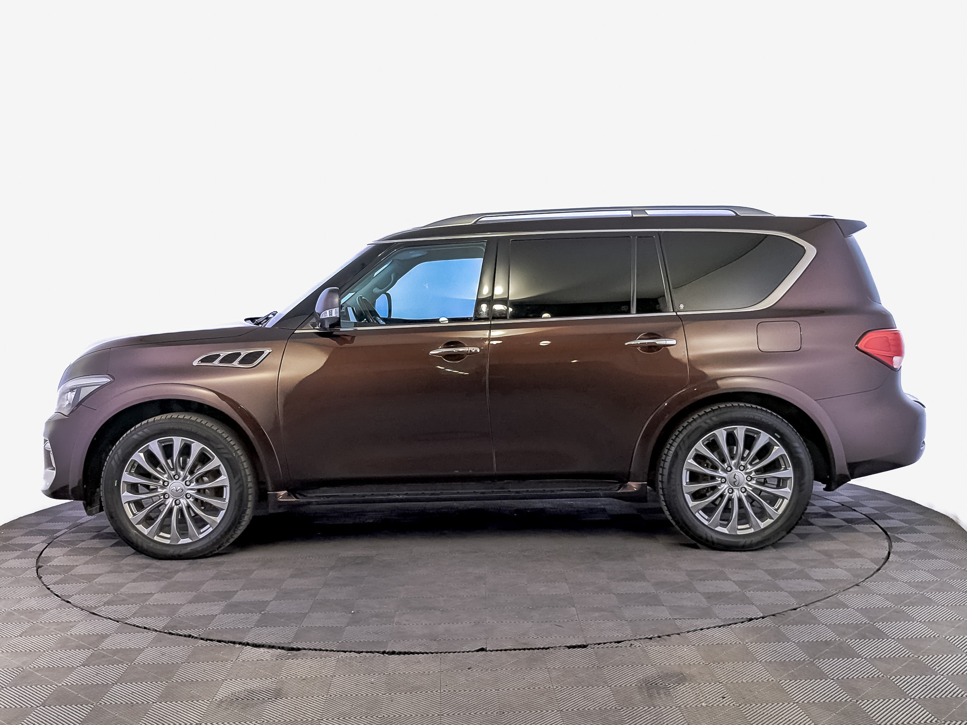 INFINITI QX80 5.60 (405 л.с), автомат, 2017, пробег 125 973 км