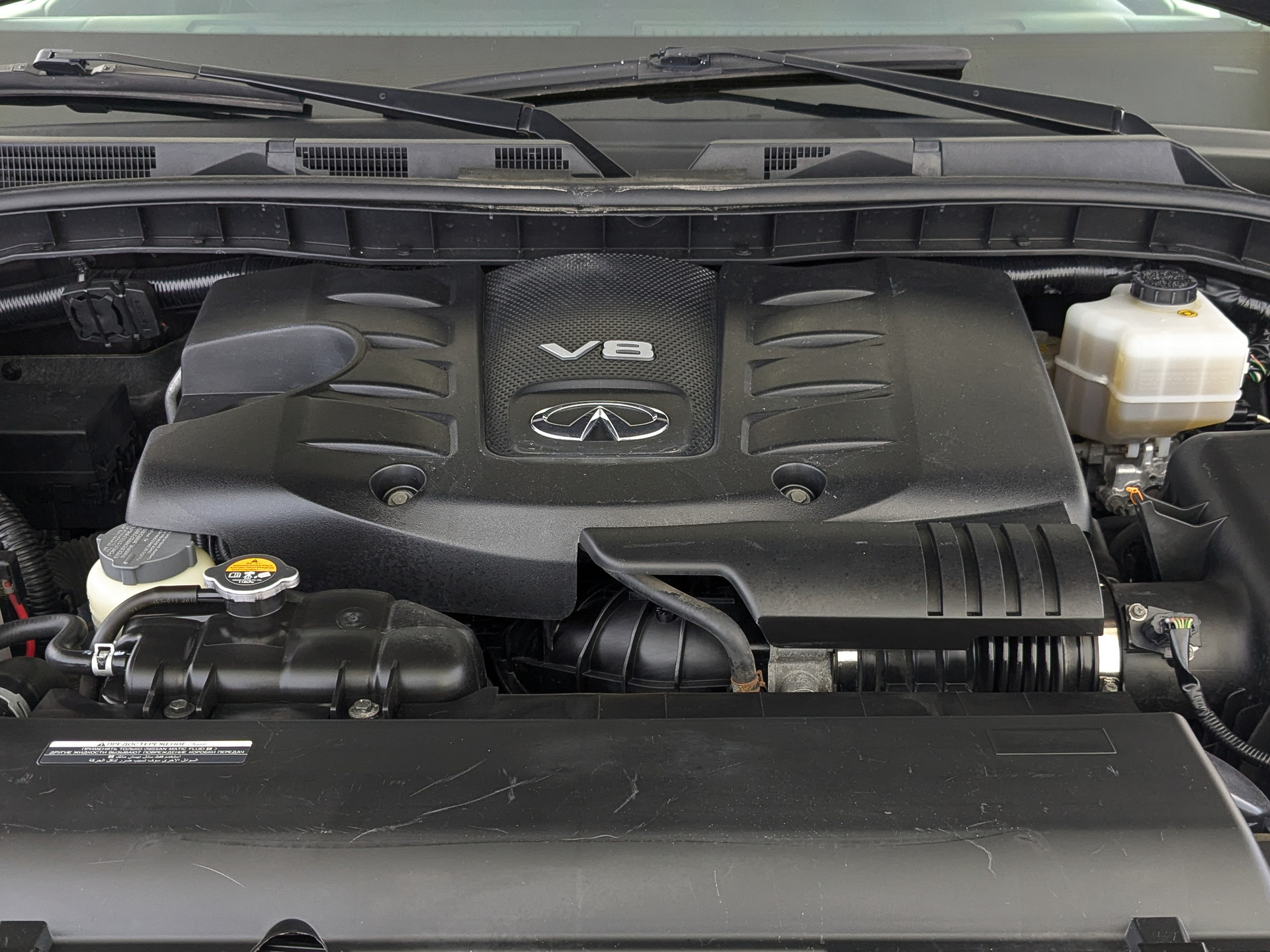 INFINITI QX80 5.60 (405 л.с), автомат, 2017, пробег 125 973 км
