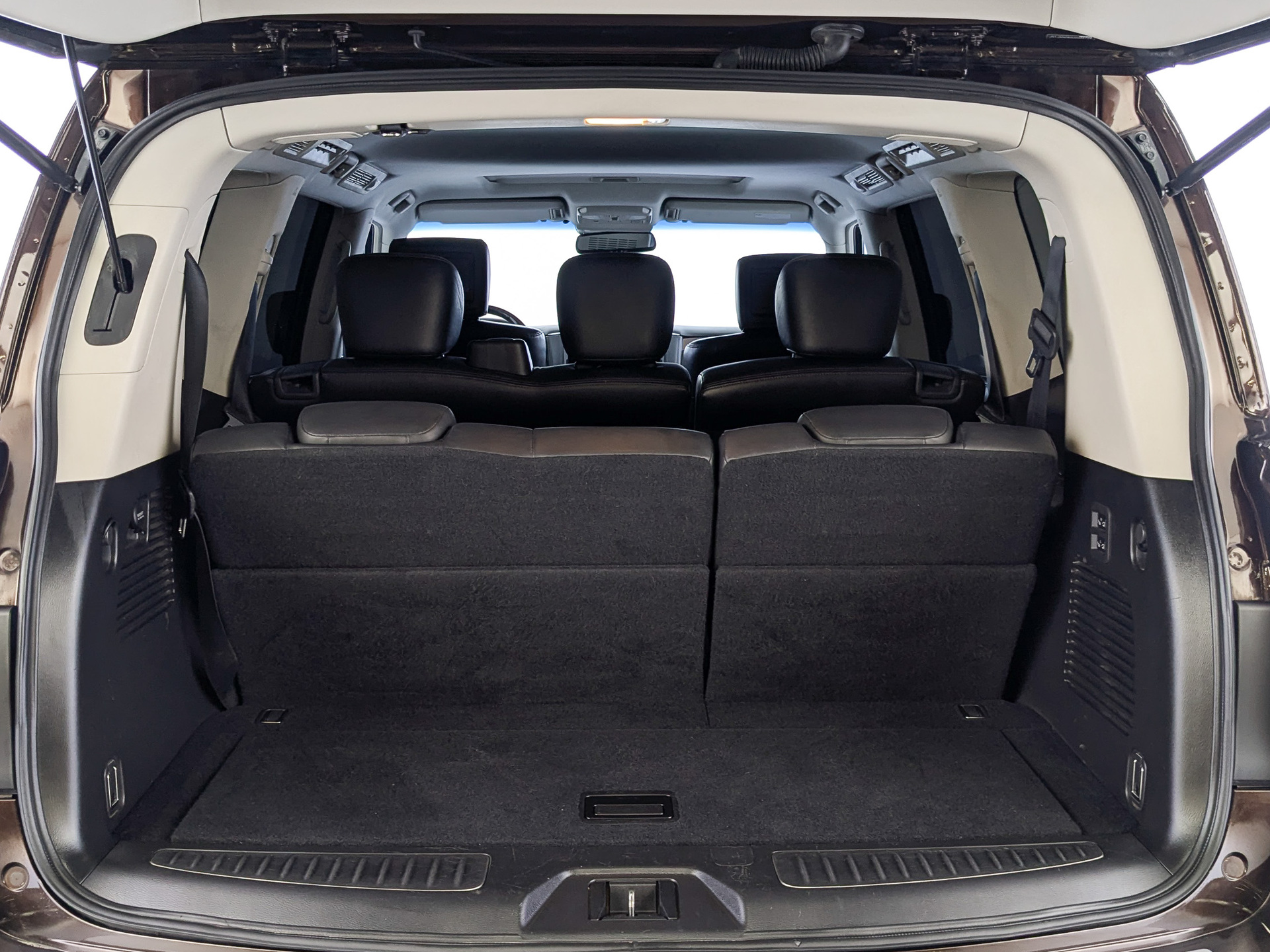 INFINITI QX80 5.60 (405 л.с), автомат, 2017, пробег 125 973 км