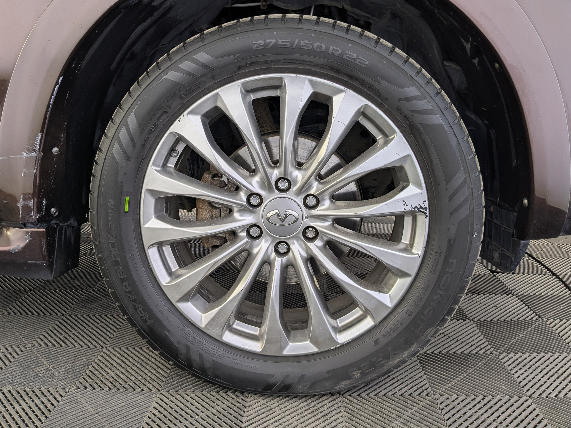 INFINITI QX80 5.60 (405 л.с), автомат, 2017, пробег 125 973 км