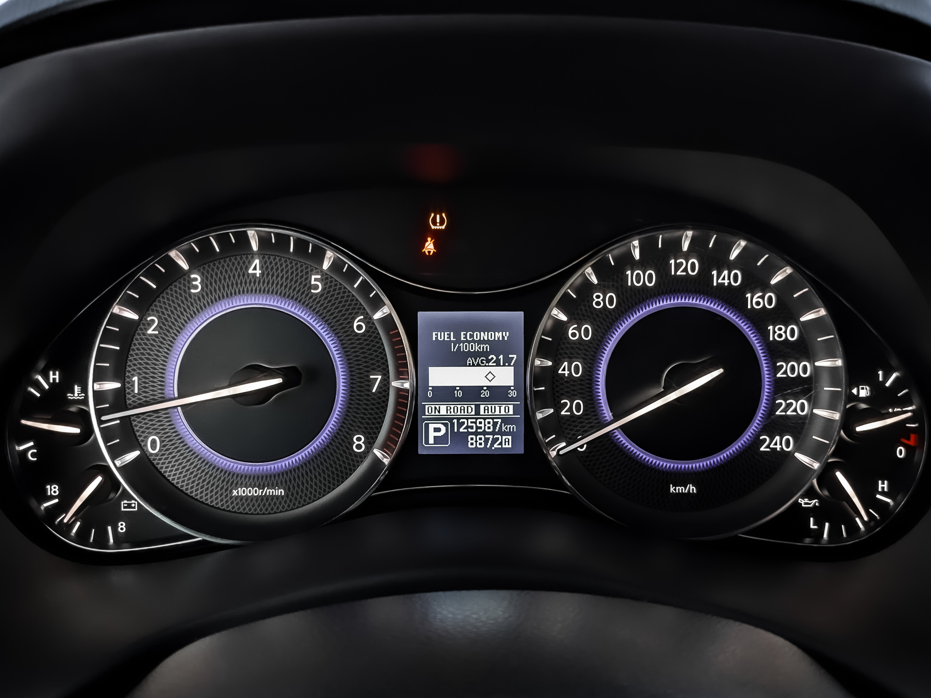 INFINITI QX80 5.60 (405 л.с), автомат, 2017, пробег 125 973 км