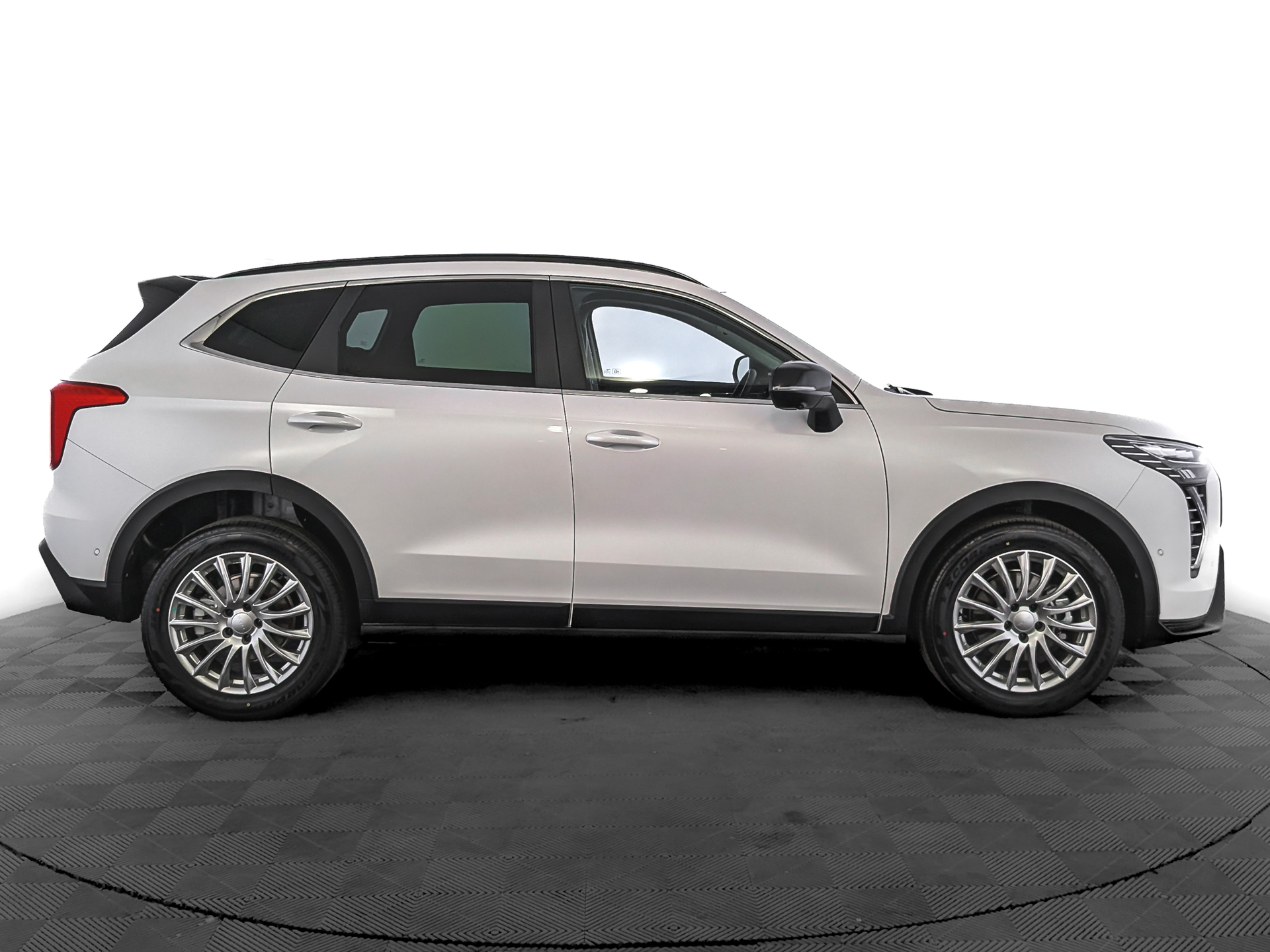 Фото Haval Jolion Tech+ 1.5T/150 7RT 4WD