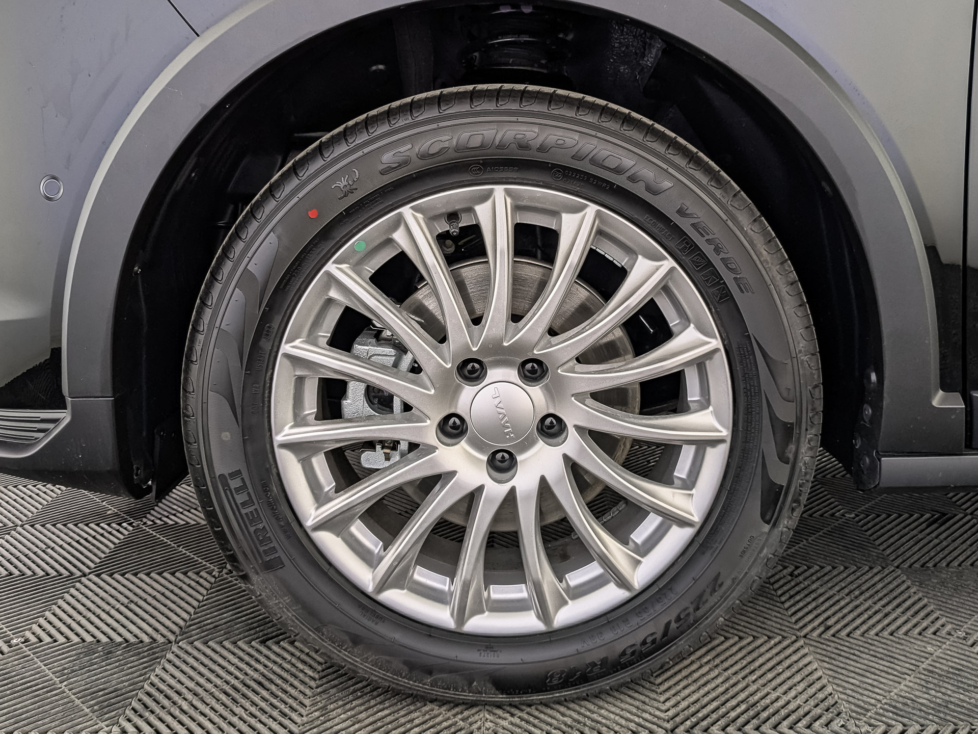 Фото Haval Jolion Tech+ 1.5T/150 7RT 4WD