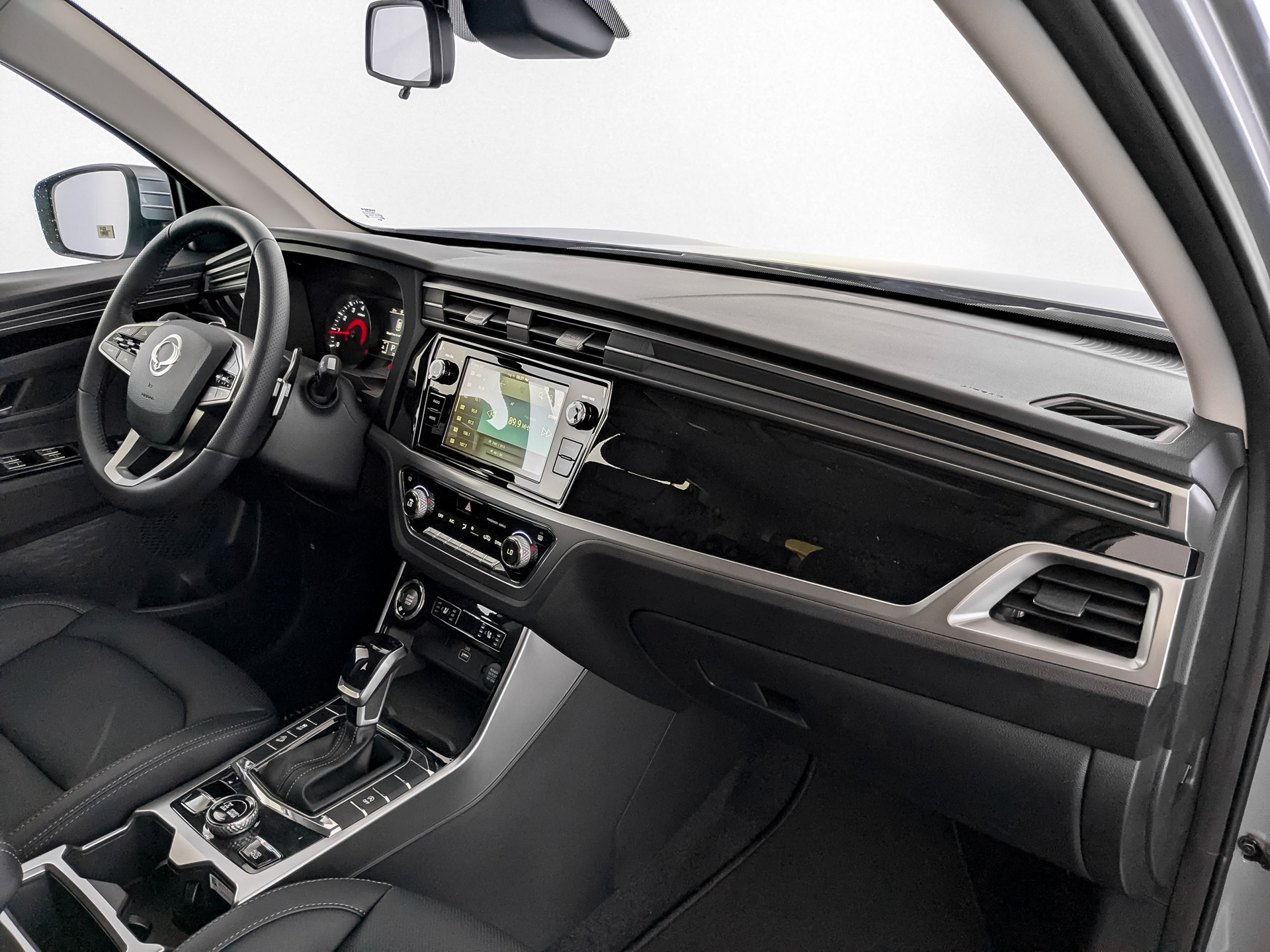 Фото KGM Korando Icon 1.5T/163 6AT 4WD