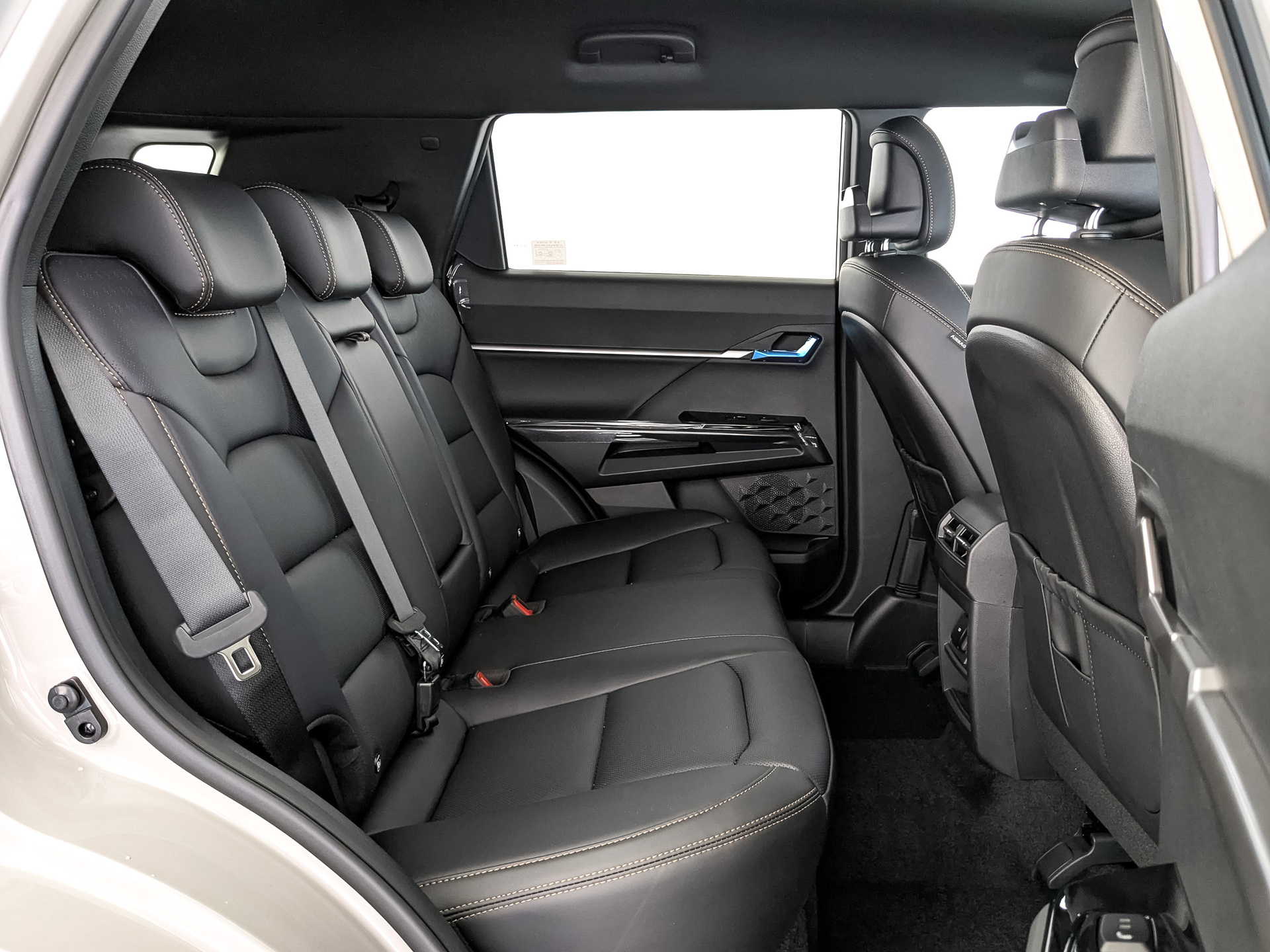 Фото KGM Torres Icon 1.5T/163 6AT 4WD