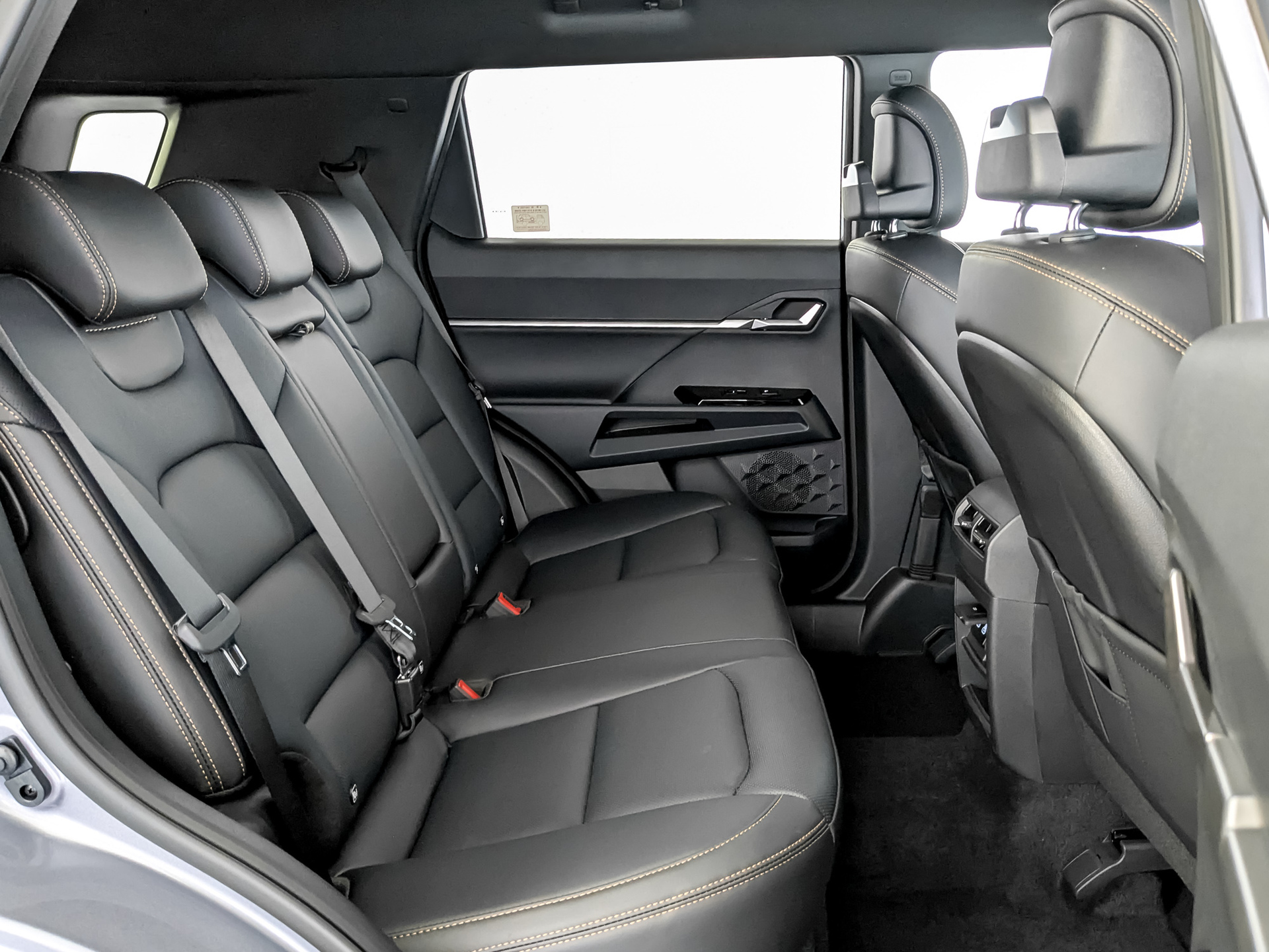 Фото KGM Torres Icon 1.5T/163 6AT 4WD