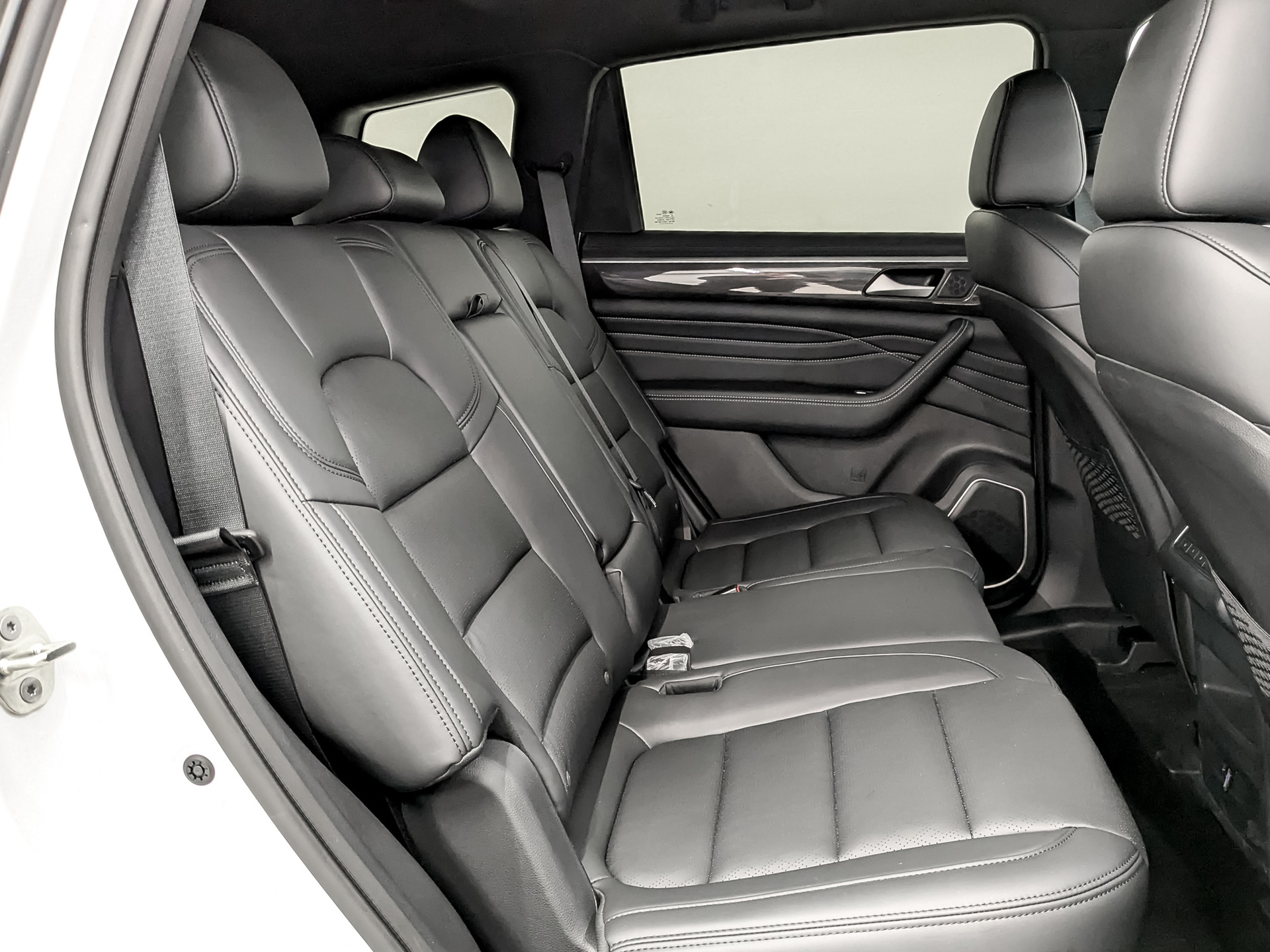 Фото DongFeng DFSK Fengon ix7 Luxury 2.0T/220 6AT 4WD