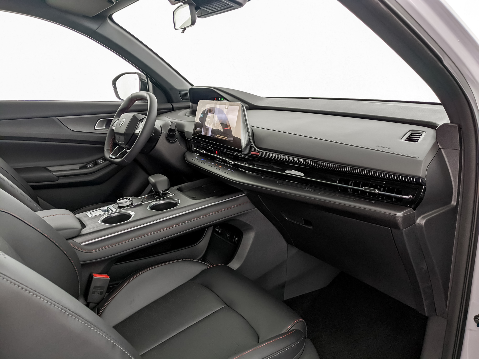 Фото Changan UNI-S Техно+ 1.5T/181 7RT Передний привод