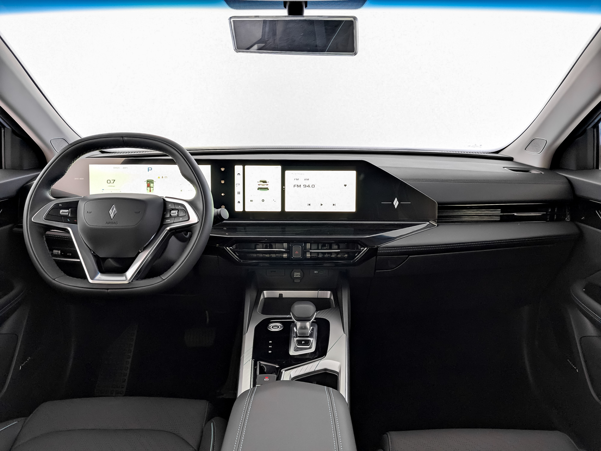 Фото Livan S6 Pro Luxury 1.5T/147 7RТ 4D