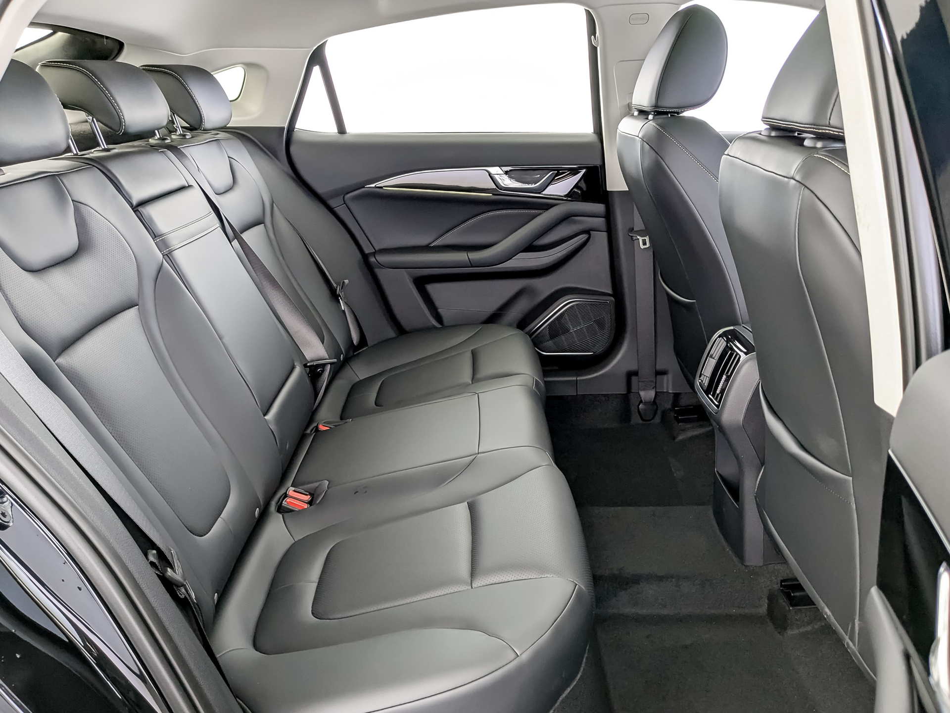 Фото FAW Bestune B70 Master 2.0T/217 6AT 5L