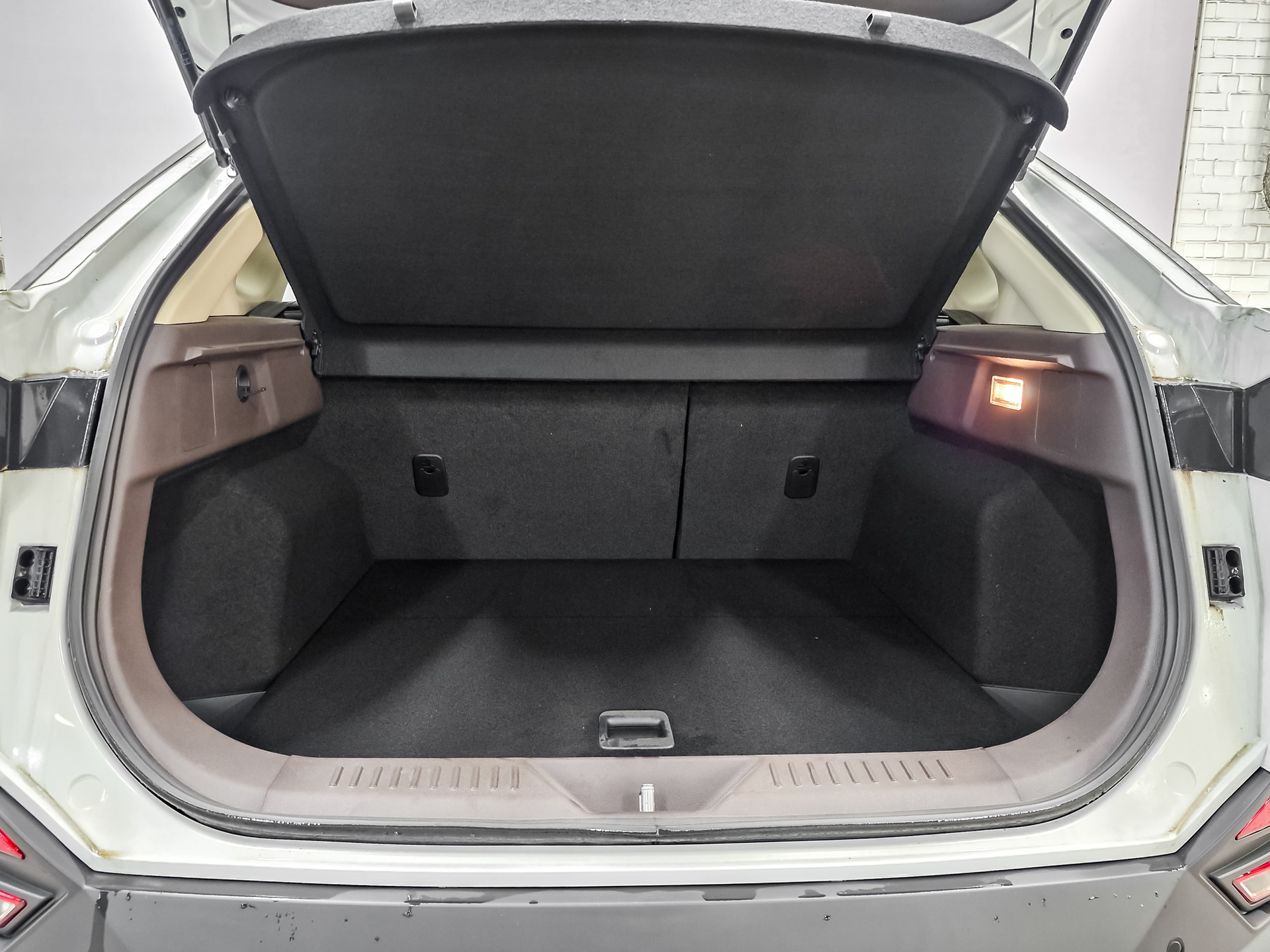 Фото FAW Bestune T77 Prestige Plus 1.5T/160 7RT 2WD