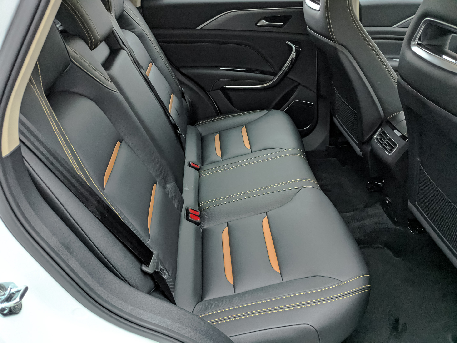 Фото FAW Bestune T77 Prestige Plus 1.5T/160 7RT 2WD