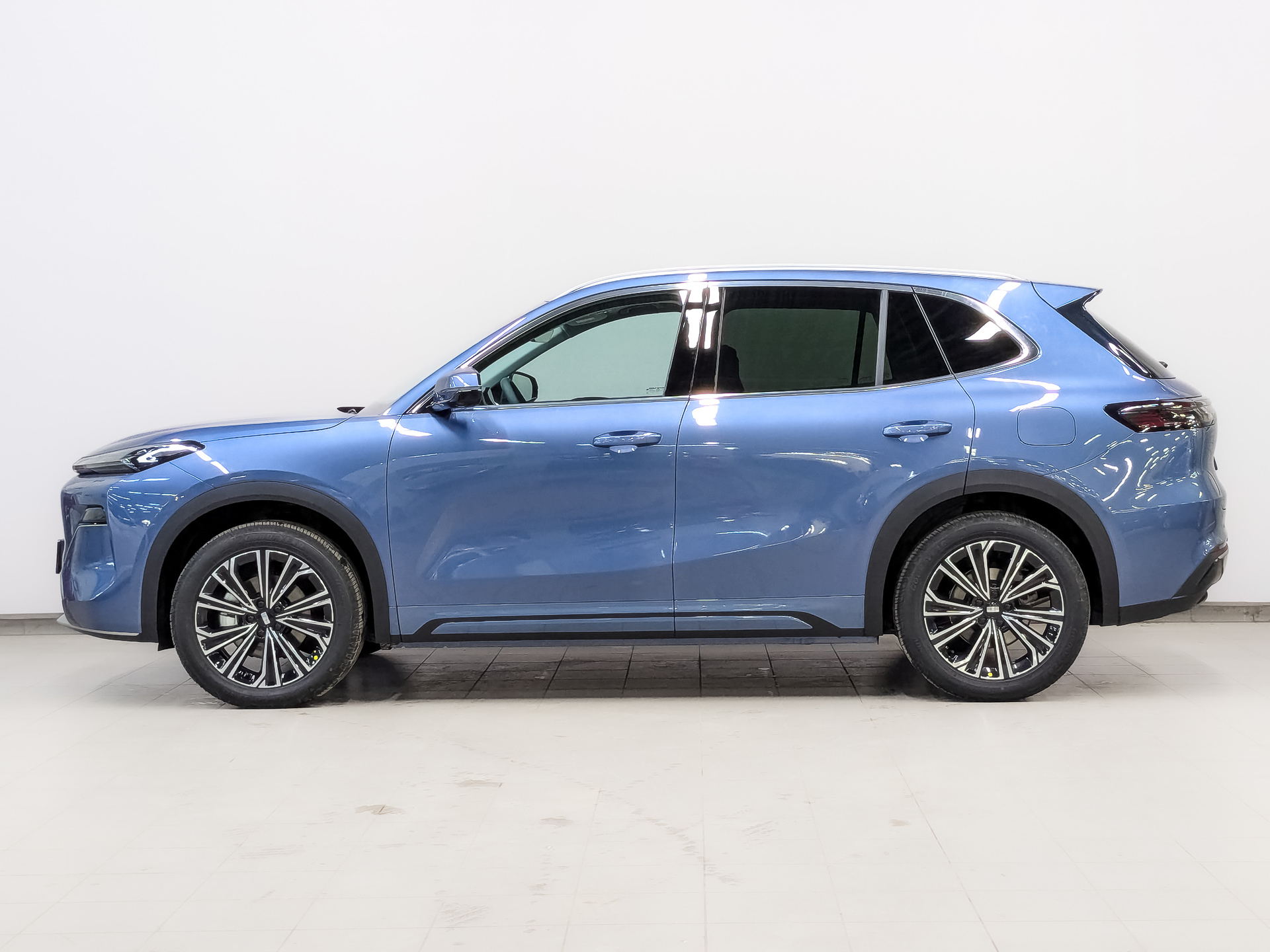 Фото Geely EX5 EM-i PHEV Max 1.5H/167 DHT 18.4кВт 2WD