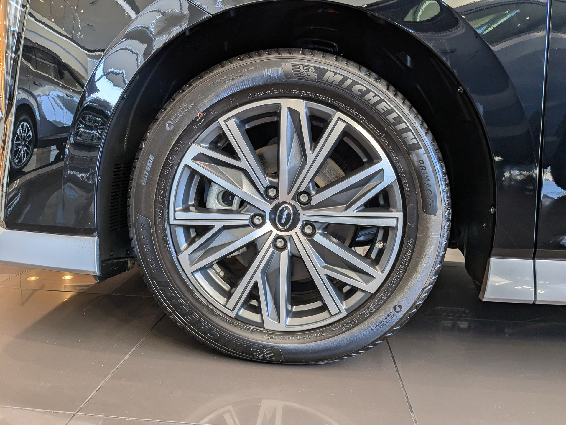 Фото GAC M8 GT 2.0T/231 8AT 7S